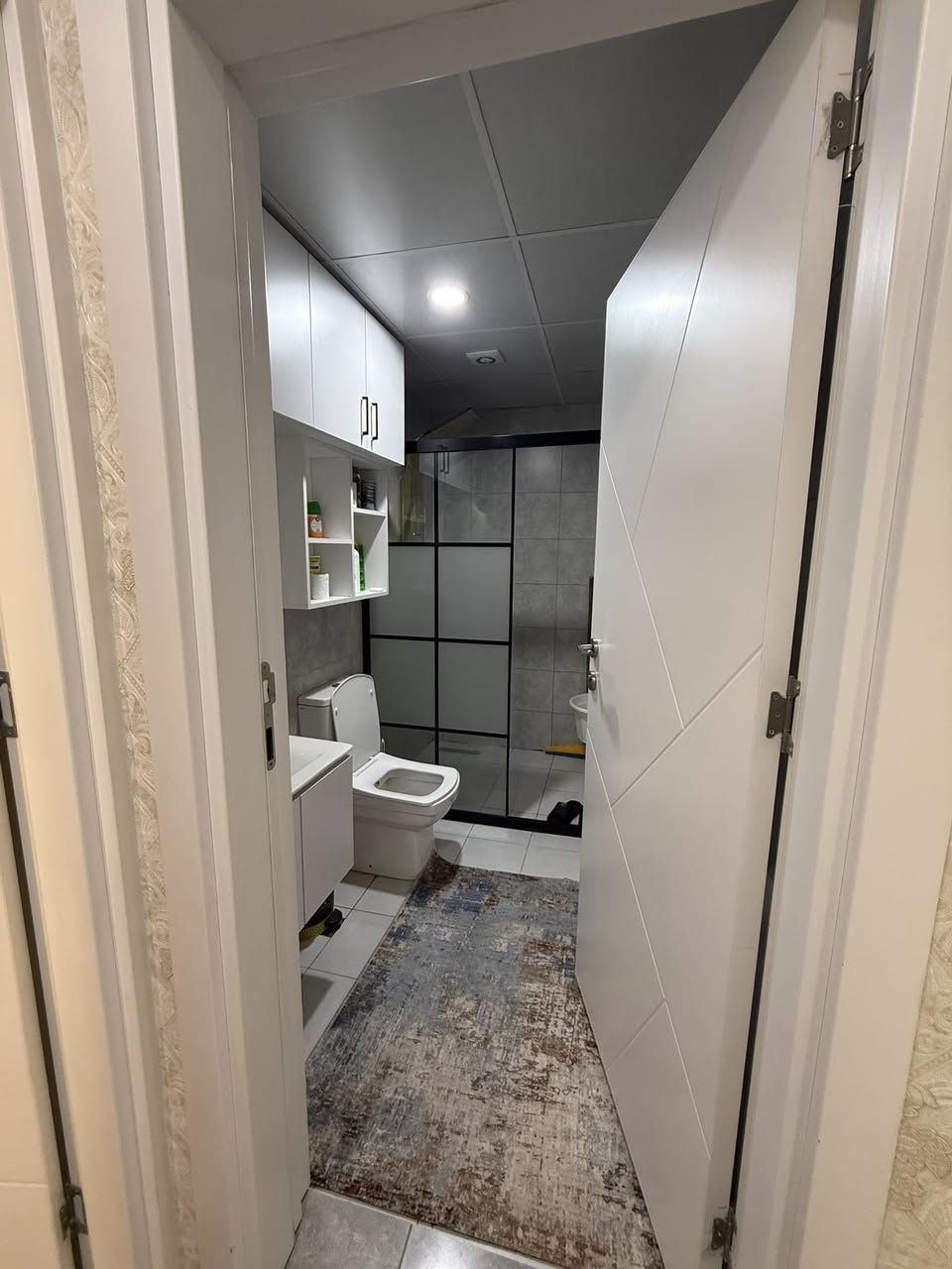 شقه موثثه للبيع في القرية الفرنسية 2
تاور 3
طابق 13 
جنوب شرق بانوراما
للأستفسار اكثر اتصل⤵️
***********📲
***********📲
_________________________________
شقه ب ناف ماليفه بو فروتنى كوندى فرنسي 2
تاور 3
طابق 13 
جنوب شرق بانوراما 
پو پتر پيزانين⤵️
0751434577📲
***********📲
