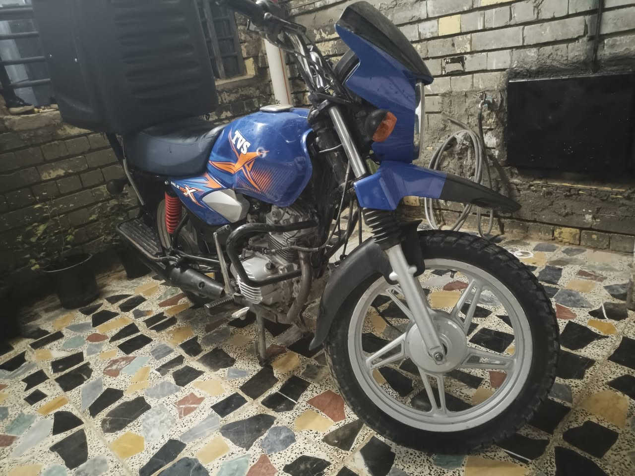 دراجه مال بيت نوع تي في اس جبلي 
الدراجه وكاله 

بدون اوراق اتكفلك حرام وحلال وعشائر وقانون 

السعر 750 بيها شي بسيط حك الجيه.

عنوان 7قصؤر شارع ابو علي

***********

سبب البيع عندي تكتك اشتغل بيها وهاي متروكه
