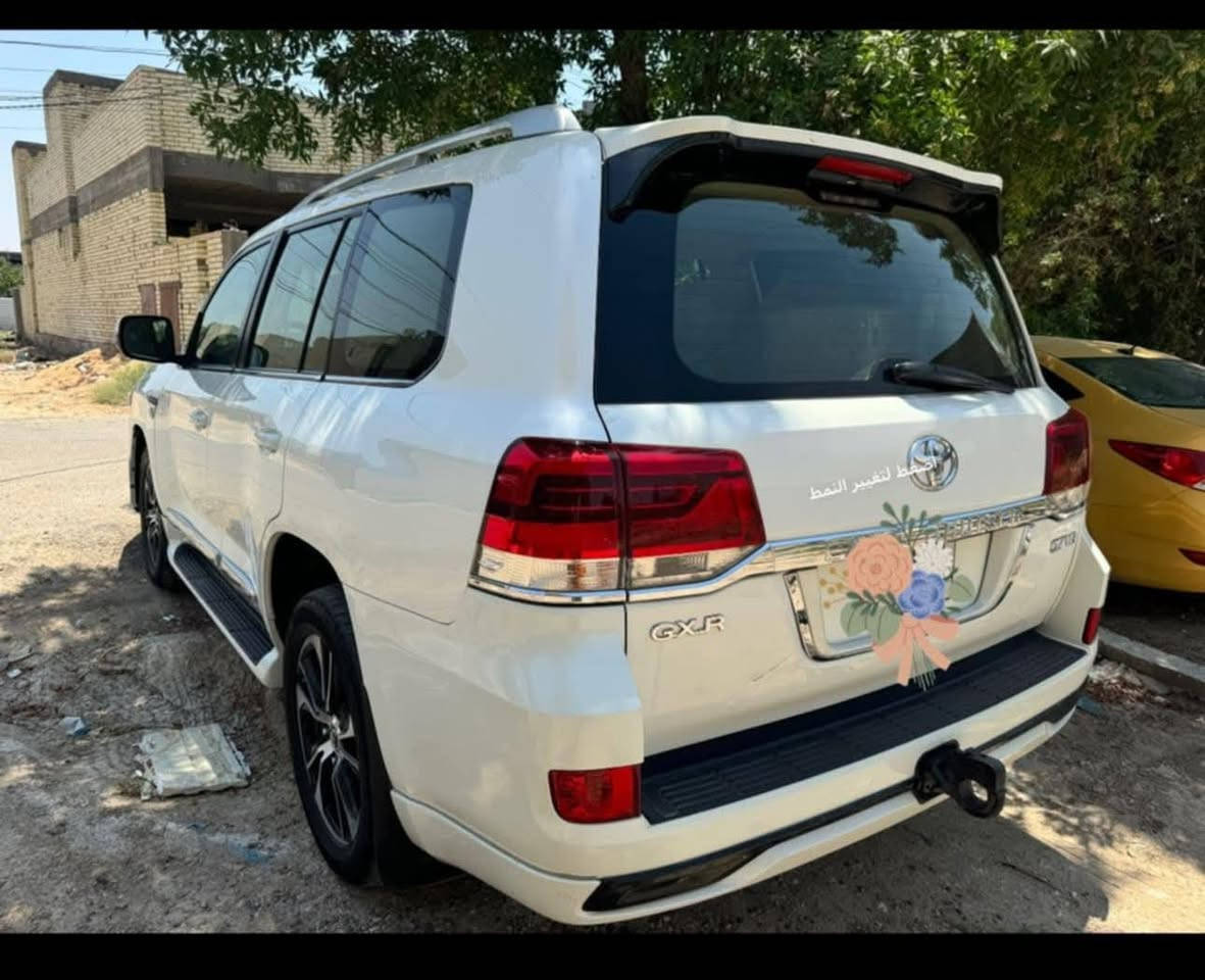 السلام عليكم
لاندكروزر موديل 21 فول مواصفات لكزز محرك 5700 رقم بغداد ماشية 120 كم بيها صبغ بالقماره والتكم (مامكفوله) مكانها بغداد الشرطه الخامسه سعرها 500 بيها مجال بسيط أو مراوس بسيارتين حتلو انطي فرق رقم بغداد عندك مراوس تفظل خاص


**إذا كنت صاحب هذا الإعلان وتريد حذفه لأي سبب، رجاءا أرسل رسالة إلى الدعم الفني**