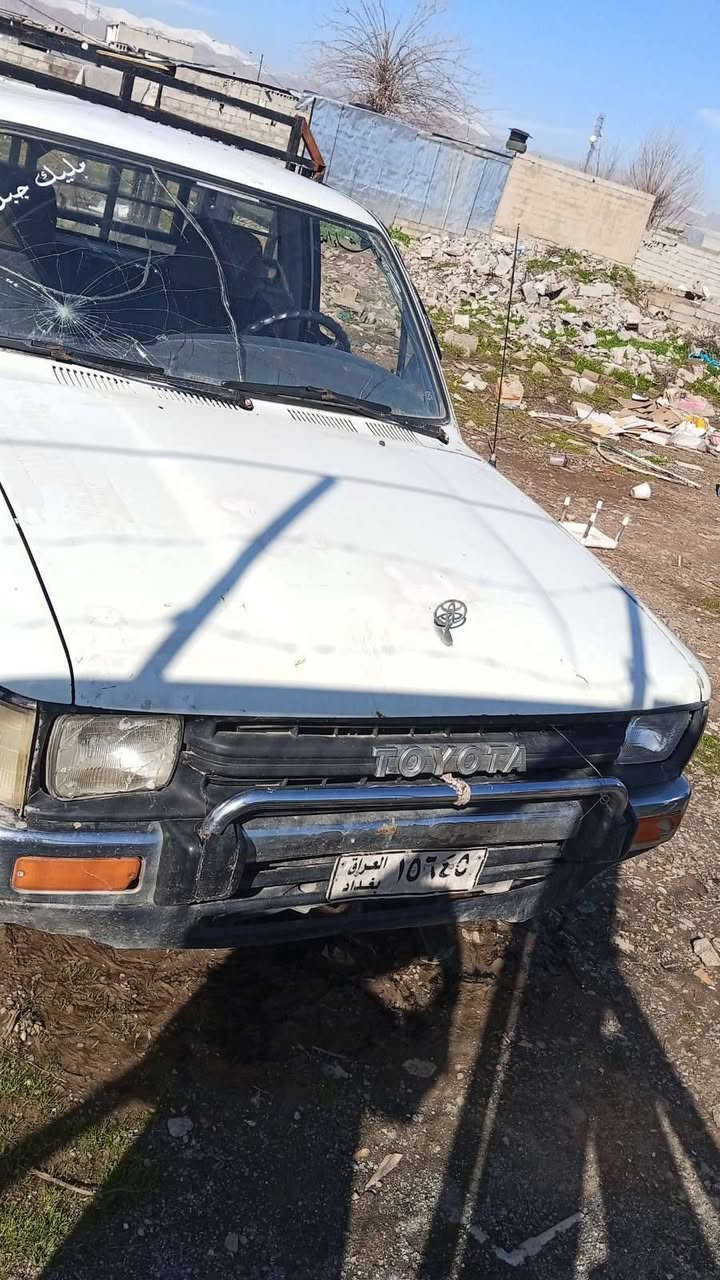 پیکاب تاک ... مۆدیل 1982 علووج
گێڕ و مەکینە بیلاد . 
سەیارەکە ماڵی کەسابەتە و خاوینە
گێڕ و مەکینە و ئەکسل بەشەرت تازەئەکسلم گۆڕیوە سەیارەکە توند وتۆڵە . 
 
شوین.. ڕانیە
ژ.م..***********
سحر..22 و معامەلە رانية, السليمانية
