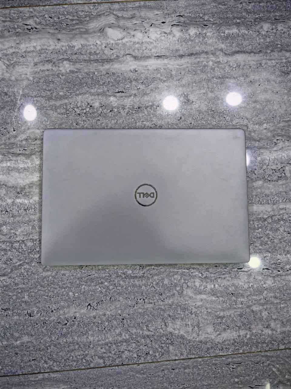 💻 Dell Latitude 5420 | الأداء المتطور والتصميم العملي الأنيق
✨ الحالة: نظافة الجهاز 98% (شبه جديد).
🔥 الجهاز مناسب جداً لـ:
✅ الأعمال المكتبية والهندسية.
✅ تشغيل الألعاب الخفيفة والمتوسطة.
✅ مشاهدة الأفلام والمحتوى بدقة عالية 👌.
✅ التصميم والمونتاج المتوسط.
🛠 المواصفات التقنية:
المعالج: Intel Core i5 (الجيل الحادي عشر) فئة G7 لأداء سريع وذكي.
الذاكرة العشوائية (RAM): 8GB DDR4 (قابلة للتطوير والزيادة).
التخزين (SSD): 256GB NVMe (سريع جداً وقابل للتطوير).
الشاشة: 14.1 إنش بدقة FHD لوضوح ممتاز وصورة حادة.
كرت الشاشة: داخلي Intel Iris Xe Graphics (يصل إلى 4GB مع الرام).
الكيبورد: عربي/إنكليزي ضوئي (مضيء).
نظام التشغيل: Windows 11 Pro جاهز للاستخدام الفوري.
البطارية والشحن: بطارية مضمونة ساعتين فما فوق + شاحن Type-C سريع.
🛡 الضمان والاطمئنان:
🔹 ضمان استبدال لمدة أسبوعين في حال وجود أي خلل مصنعي.
🔹 ضمان الفحص الكامل والتأكد من النظافة والمواصفات أمام المندوب قبل الاستلام.
💰 السعر:
350,000 دينار عراقي فقط!
🚚 العرض الخاص:
التوصيل مجاني لجميع محافظات العراق! 🇮🇶
📞 للحجز والاستفسار:
يمكنكم عبر الواتس آب على الرقم:
📱 *********** الهندية, كربلاء
