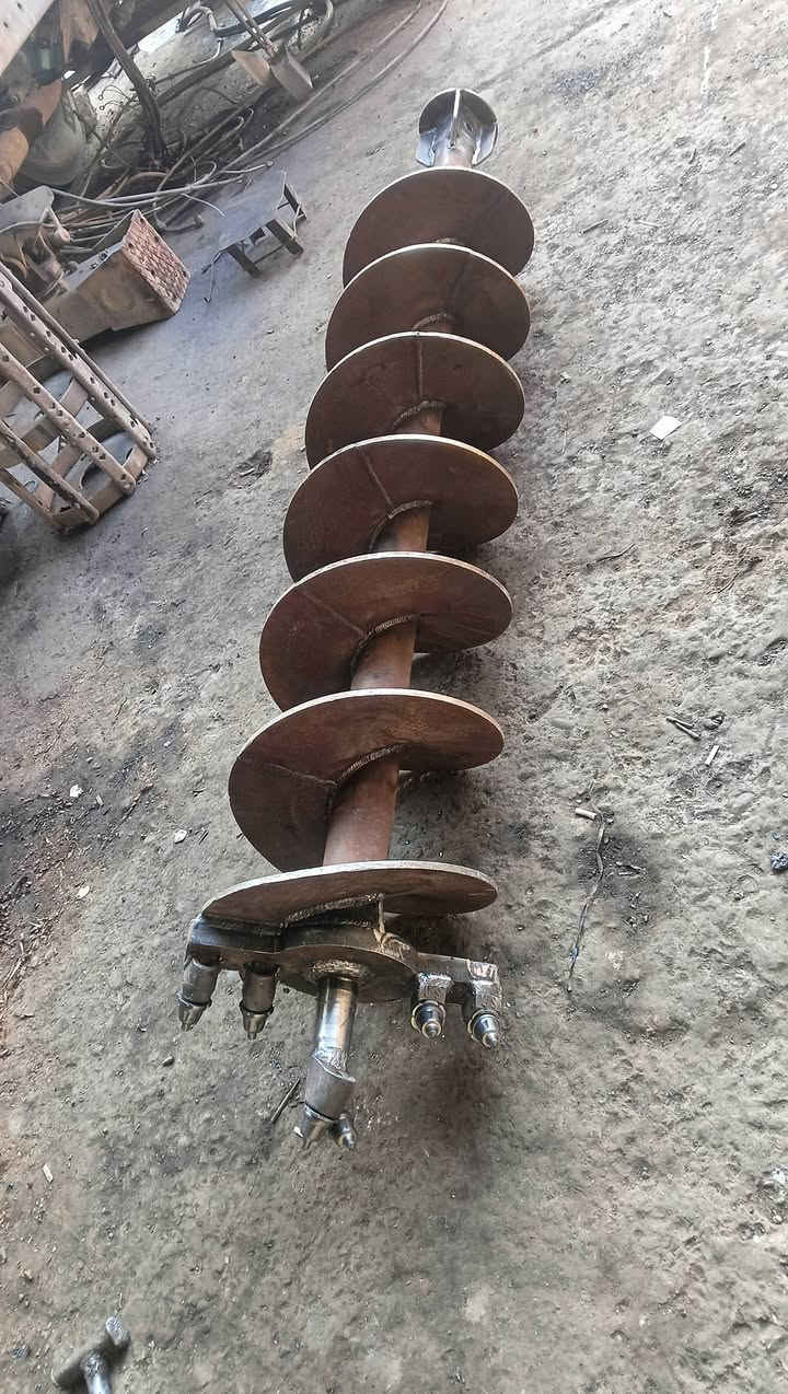 بسم الله الرحمن الرحيم
للبيع انواع البراين والماطورات حفر 
***********
***********
