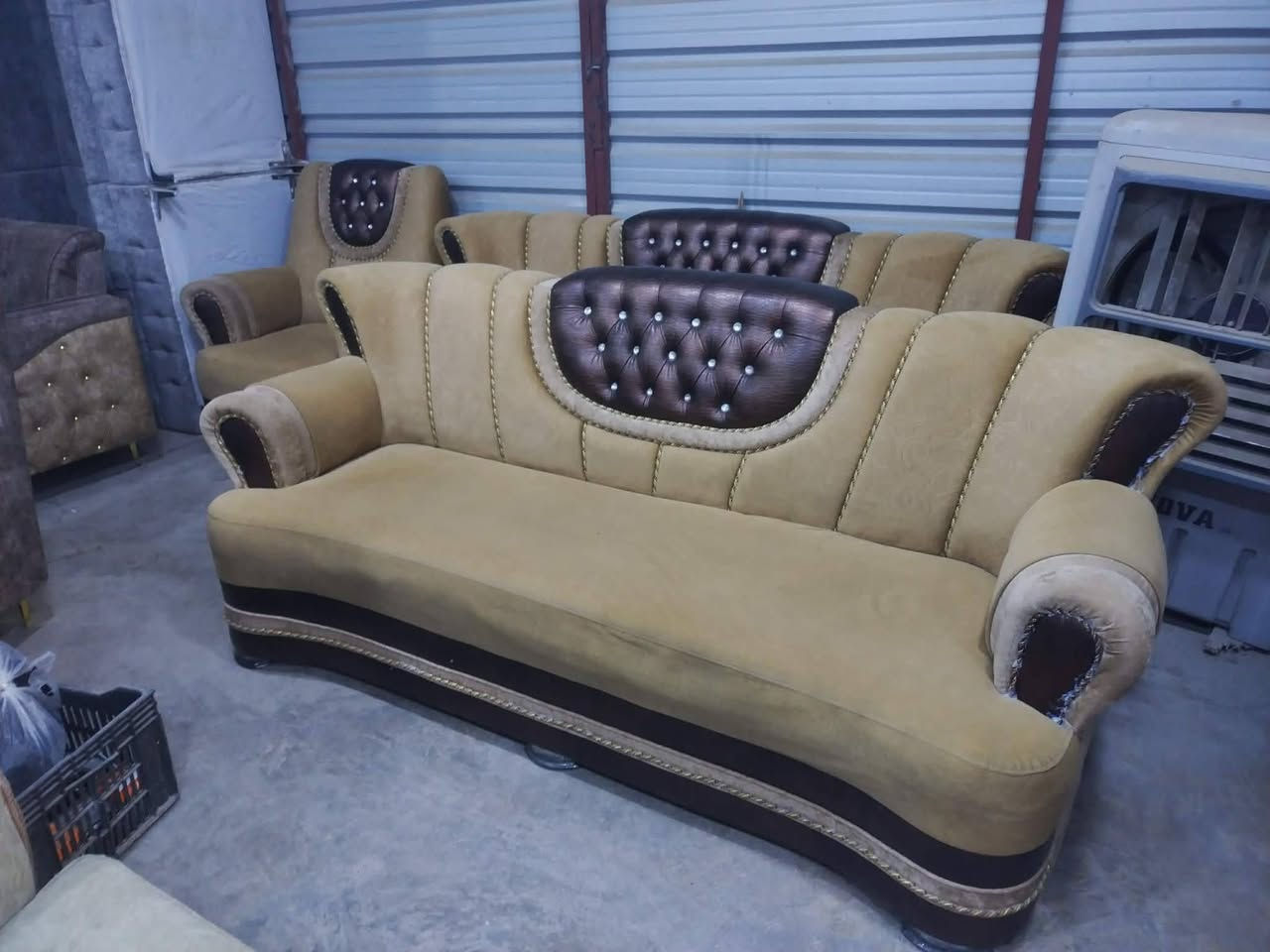 تخم كلش نضيف ثقيل للبيع السعر ع رقم معرض ومزاد الروان التحرير قرب الشيف بشار2 واتساب ***********
