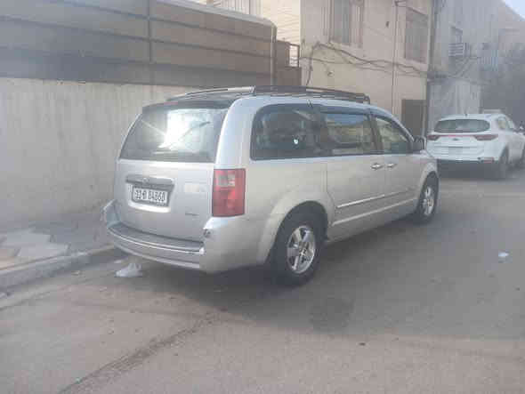 دوج كرفان ٢٠٠٨ محرك ٣٨٠٠
تدفئة تبريد والمكينة بيها خيط تبخير  بدون حادث صبغ جمالية مطلوب بيها شده وخمسة بيها مجال بسيط 
الرقم ***********
