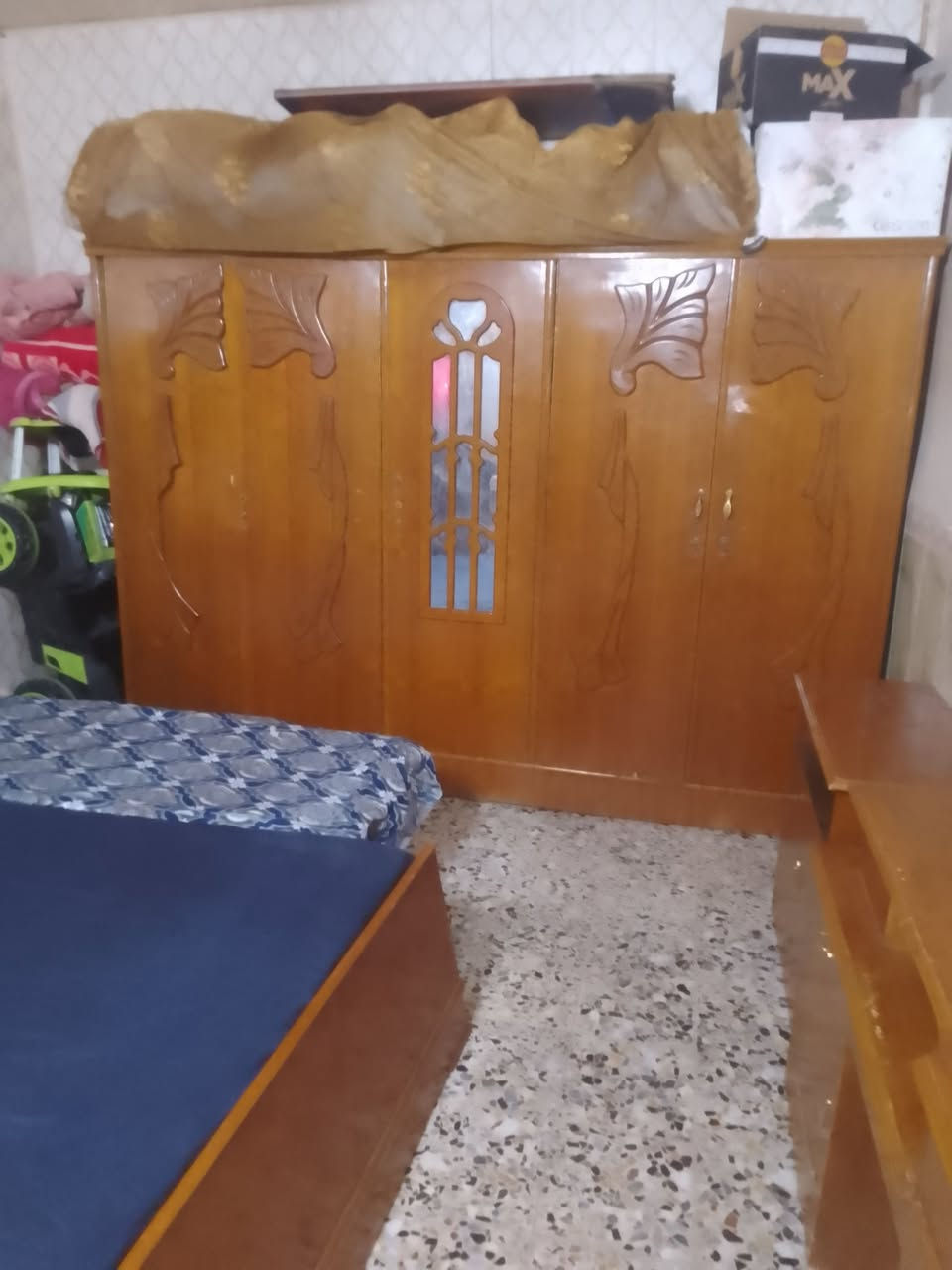 السلام عليكم غرفه مستعمله للبيع مكان بغداد مدينه الصدر يرادله ترتيب بصيط السعر ٣٥٠ ***********

