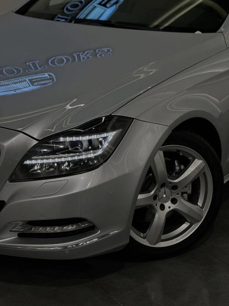 💵💵لمعرفة السعر:: اترك تعليق💵💵

السلام عليكم
مرسيدس بينز CLS-350
موديل 2012 نظيفة جدا السيارة وكالة باجكر 6 سلندر كير و 
محرك ماشاء الله مكفول  

السيارة ماشية ١٦٠ الف ميل 

ضرر السيارة ربع الباب مع ربع الجاملغ الخلف السايق فقط.

سنوية و هزه  و تحويل بشرط 
مكان السيارة بغداد الزعفرانية 

***********
