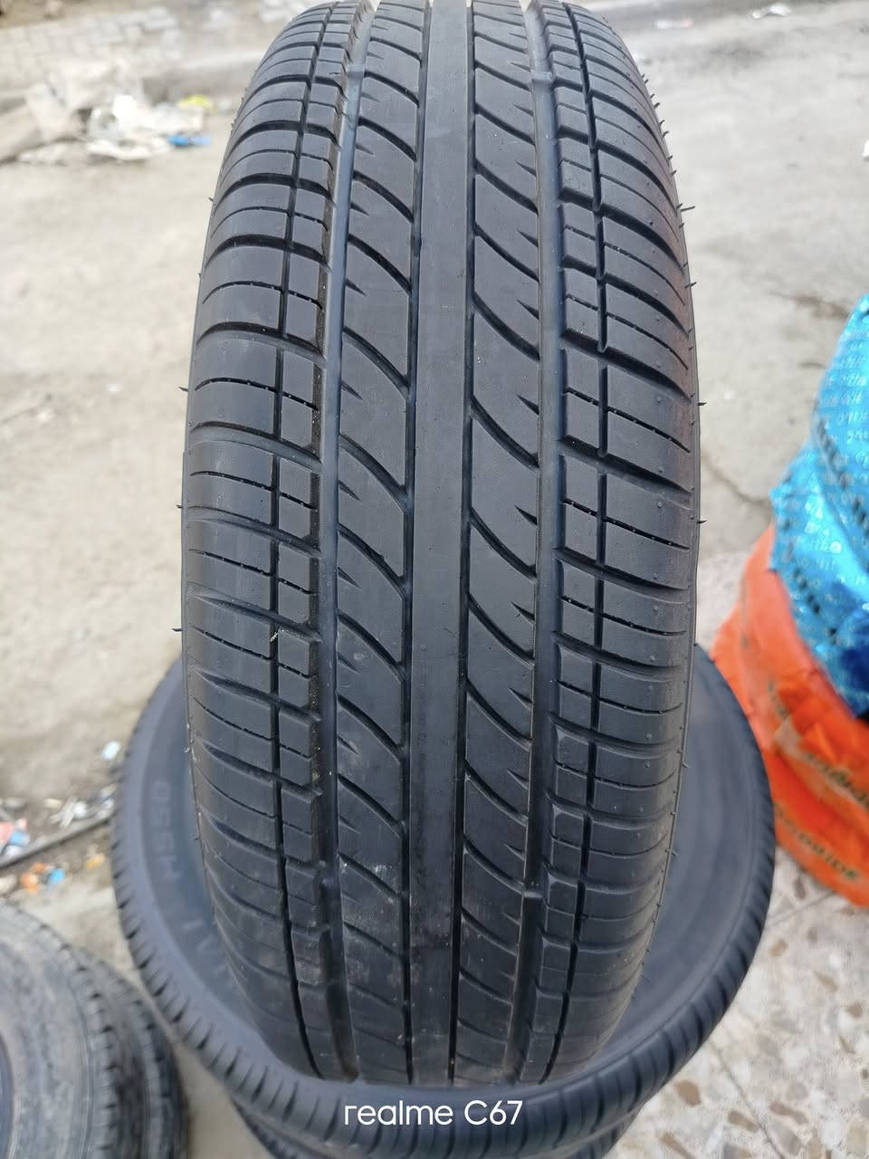 السلام عليكم 
تخم ويل وتاير بيجو بارس + سمند 
جديد بلادي مال شركه للبيع 
قياس 185/70/14
العنوان بغداد 
رقمي ***********
