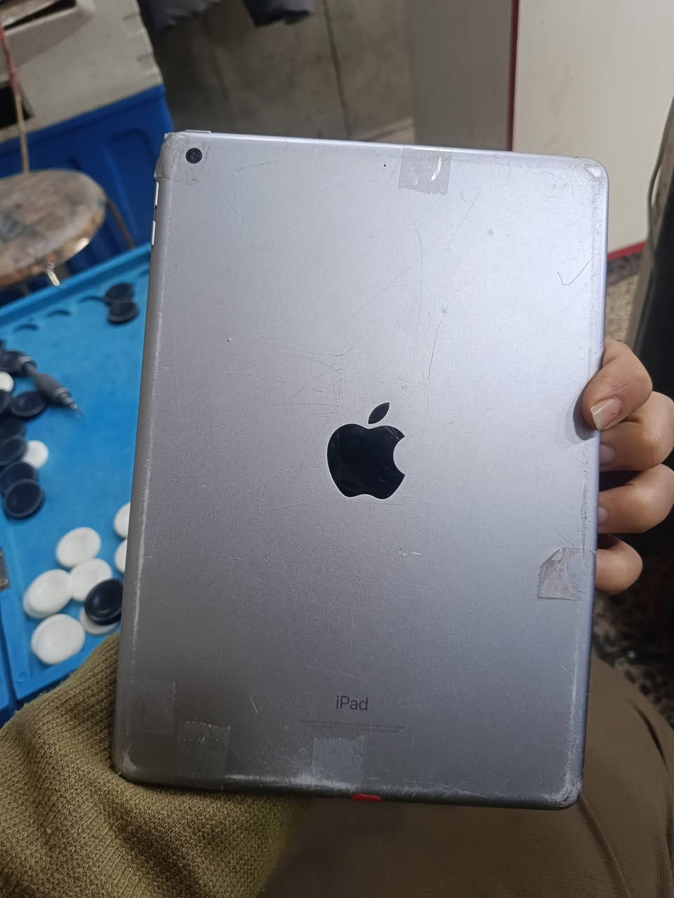 السلام عليكم شباب ايباد 6 كلش نضيف مبدل فقط گلاس مو شاشه ذاكره 128 كلش شغال مايصرف شحن كامره صوت كله شغال او 60 فريم يفيد للالعاب ويفيد للقرايه 
سعره قفل 110 مكاني بغداد مدينه الصدر قطاع 67 
***********
