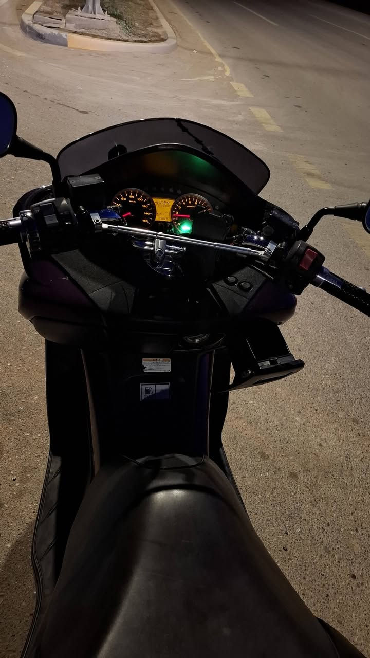 اللهم صل على محمد وال محمد
للبيع فورزه 010 MF
لون  بنفسجي مميز خرافي 
نضافه كدامكم ما حاجه احجي
ماشيه :25الف رمبه مو هيج
كاملها على اخر حبايه كهربائيات كير كفرات 
عليها يدات مسجل بلادي وعليه ستيرن رياضي و قعادة تلفون اصليه
دراجه بحاله اااالووكاله 
ملاحظه: بيه بدايت خيط دخان كلش خفيف مستحيل تشوفه
المكان: ناصريه مركز 
السعر مليون و 600 وبيها مجال للشراي
للاستفسار:***********
