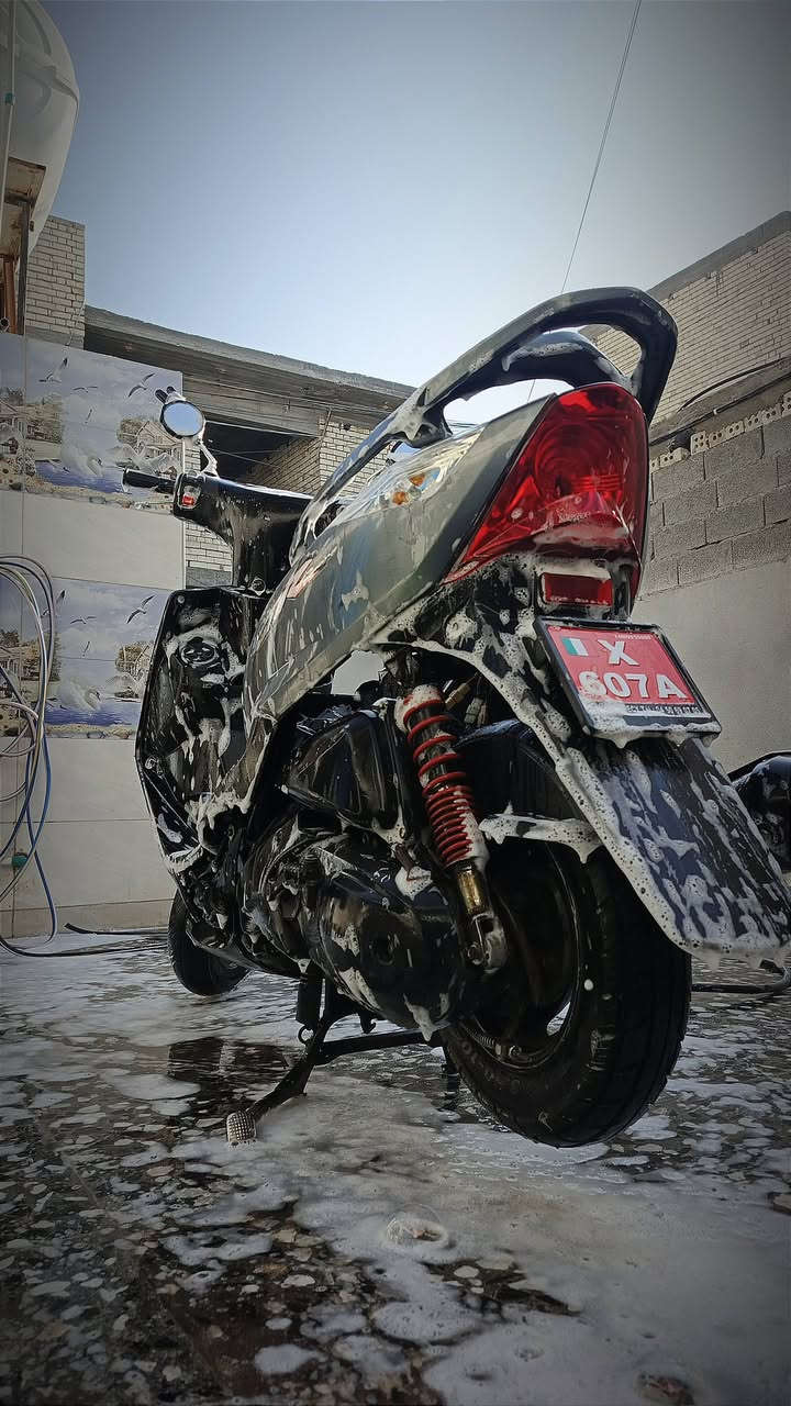 سلام عليكم دراجه ثعلب جديده مستعجل على بيعته سعره 250 قفلل مكاني بغداد رقمي ‏‪0770 417 4692‬‏
