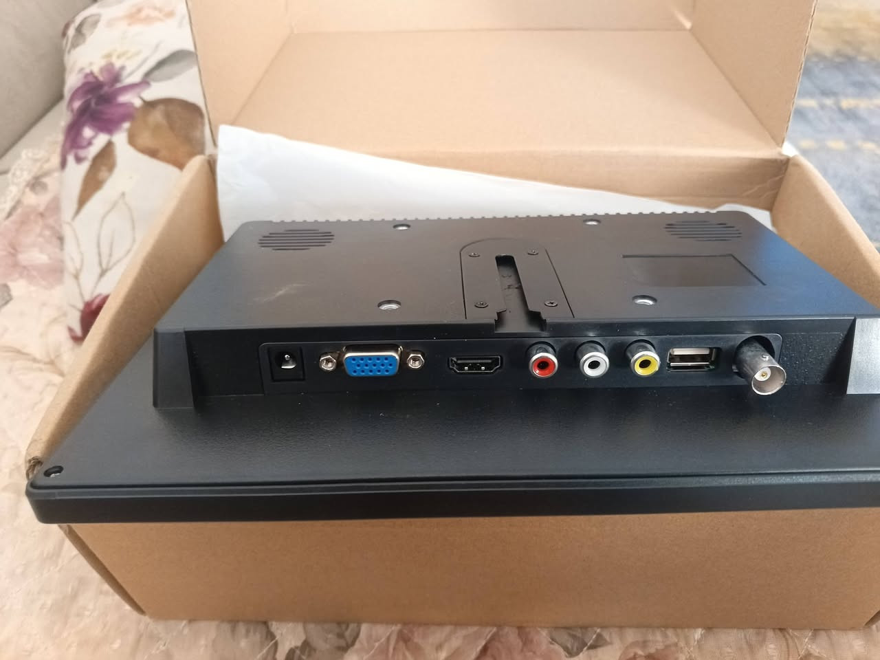 السلام عليكم 
شاشة بهذه الشكل كلش حلوة جديدة الي تخدمة يخلي سعر


**إذا كنت صاحب هذا الإعلان وتريد حذفه لأي سبب، رجاءا أرسل رسالة إلى الدعم الفني**