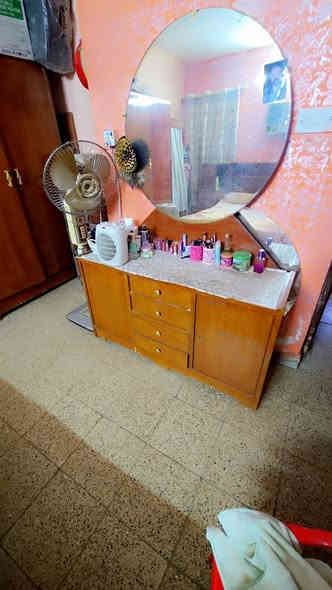 غرفه نوم خشب صاج للبيع 
السعر ٤٠٠ وبي مجال 
للاستفسار  ***********
