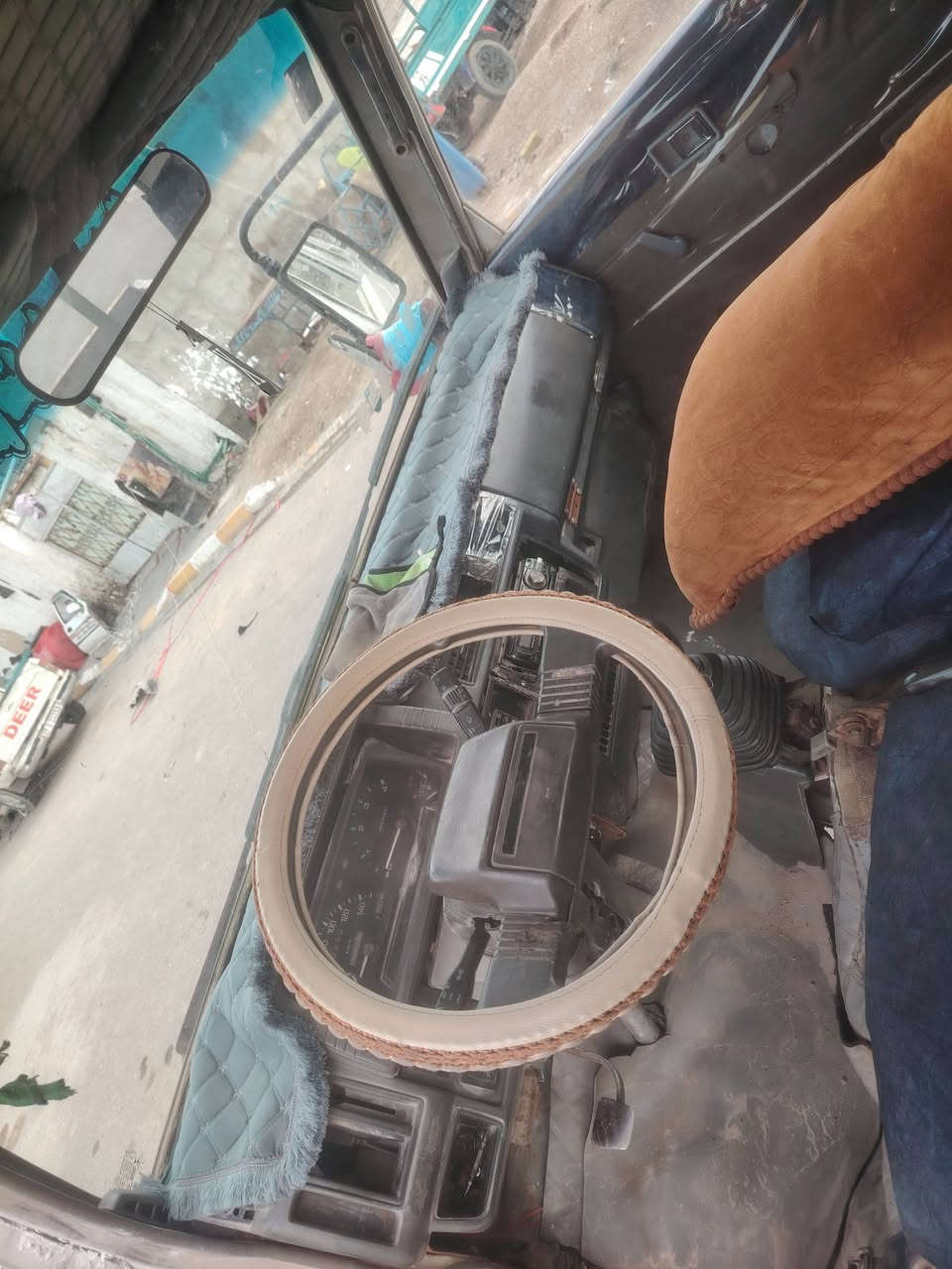 السلام عليكم كيه للبيع موديل 94 رقم انكليزي بسمي شرط تحويل 7 جنكال  كير مكينه اكسن شاصي مكفول حداديه نضيفه  كهربيات شقاله تايرات نضاف السعر 45 المكان واسط قضاء الحي الشراي يتصل ***********
