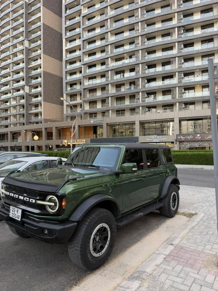 Ford Bronco wild track
برونكو وايلد تراك
موديل 2023
ماشية 41 ميل
محرك 4 سلندر تيربو
سيارة فووول فول واحد على واحد
دبلات اصفر
٥ دكم
نظافة و مواصفات كلها مبين من الصور 
سيارة بدون صبغ بدون تبديل بدون ايرباك و بدون شاصي
بيها بس تكحيل بلباب سايق شويه بس والباقي مكفولة كفالة عامه 
كير و محرك و اكسل و كل شي مكفول و ما مفتوح.
نظافة ٪؜١٠٠

سعر 325
***********
