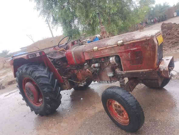 السلام عليكم.عنتر للبيع ٨٣ مكفولة كفالة عامة بم محرك هيدروليك صدر سنوية شرط التحويل السعر ٤ ملايين وبيهة مجال المكان ديالى جلولاء ***********
