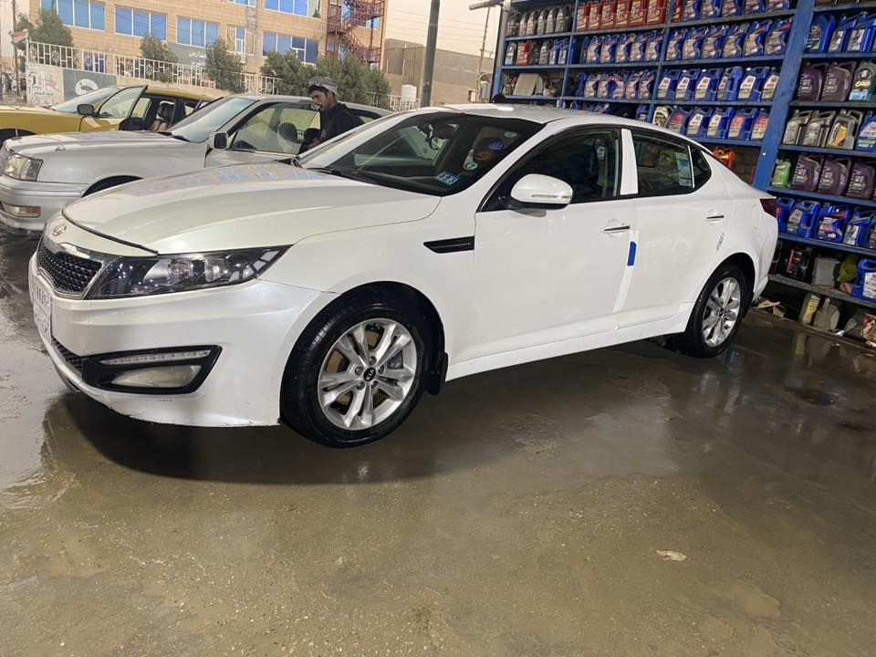 اوبتيما 2011 خليجي مكينة 2000 دوش  مواصفات فول ماعدا الفتحة السيارة جاهزة حدادية كاملة مبدلها قبل 10 ايام وتخم تاير وزوج لايتات وكله اصلي والسونار موجود بالصور 
المكينة كايمة ابيعها ع وضعها 107 وبيها مجال
اقتنع يله تتصل ***********
المكان ذي قار قضاء الدواية
