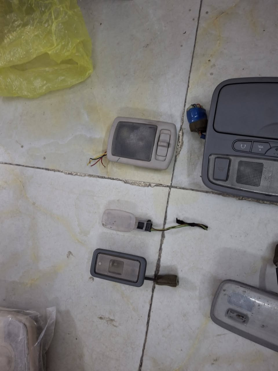 السلام عليكم ورحمة الله وبركاته
كلوبات اصلية مال تفصيخ على الفحص 
مكاني بغداد العامرية 
***********
