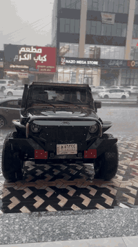 جيب رانگلر سبورت
موديل 2015 
لون مميز 
محرك وكير مكفولات 
مرفعة 2.8 انج 
مزوده فول من تايرات لدعاميه لبنيد 
مزوده كشافات لد 
السقف ينفتح كشف 
هوك امامي وخلفي
السياره ماشيه 81 الف ميل 
نقصهه كاردن الفور ويل فقط 
السعر 178 ورقه 
العنوان بغداد حي الجامعة 
للتواصل ***********
