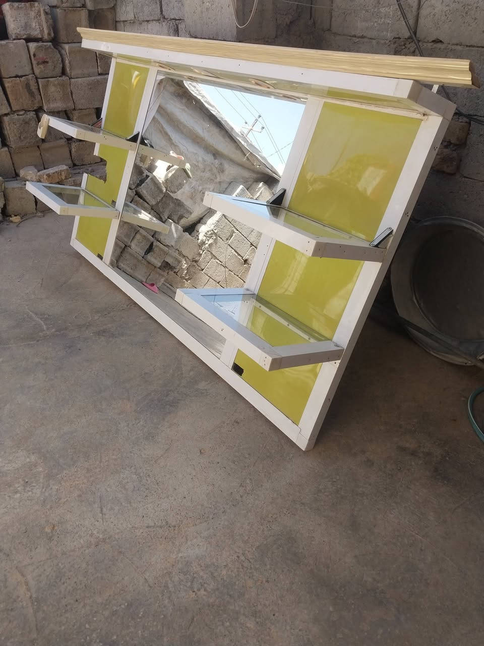 مكانا المفرق بسعر مناسب ***********
