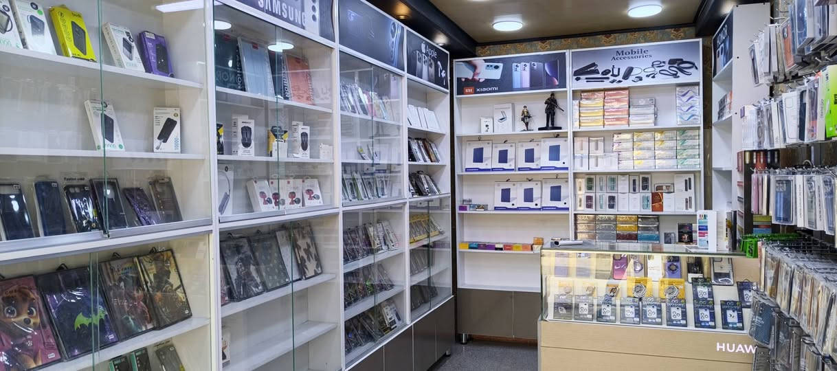 السلام عليكم.. .
محل مبايلات للبيع في حي العامل ٨٤ مع كافة محتوياته وذلك لعدم التفرغ وبسعر مناسب للاستفسار الاتصال على الرقم 
***********
