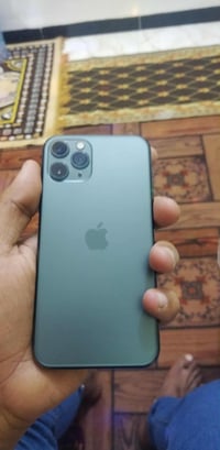 ايفون 11 برو ٦٤ • بطارية ٧٦% • مكفول