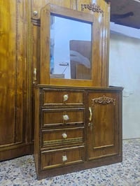 ميز تواليت • نظيف • توصيل بغداد