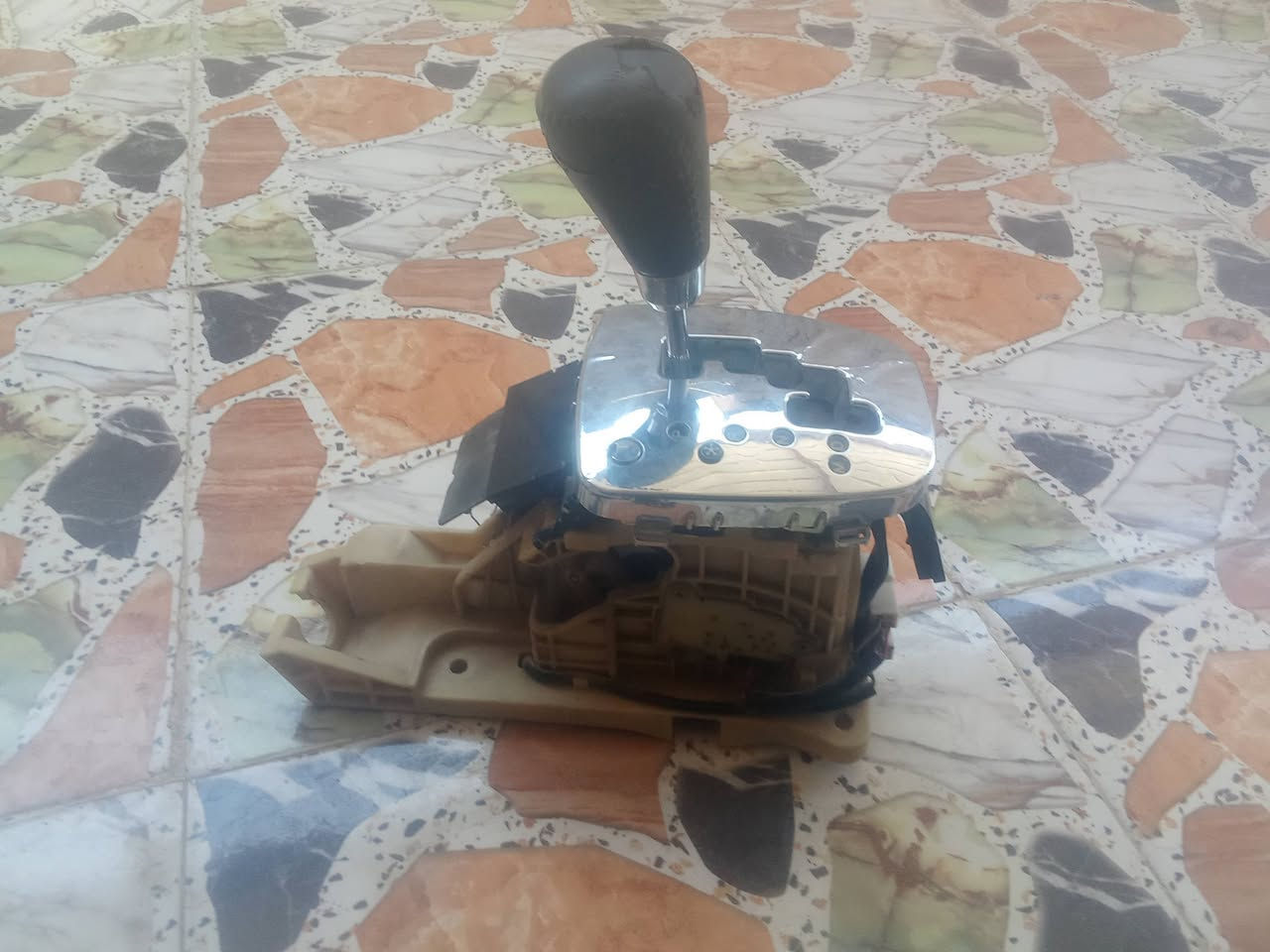 السلام عليكم
يده كير مال سياره شيري A3موديل 12للبيع السعر 
موبايل ***********
