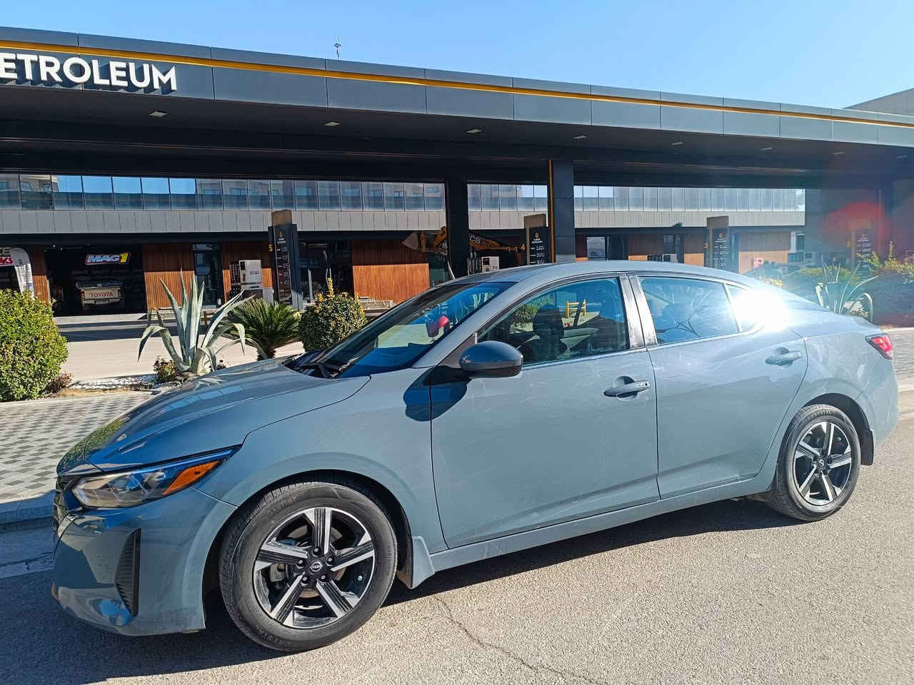 Nissan sentra 2024 sv
ره نگ : چيمه نتويى 
بوياخ : ته نها دوسيه ى لاى سائق
كاميرا
هيلى شه قام
رادار ( پيشه وه )
        ( پشته وه)
        ( لاكان )
حاسه
به سمه 
گيچ الكترونى 
سوكان ڤوليوم 
تسپيت سوره
بلوتوث
Eco
Aux
ژماره كاتى يه و نه شكينراوه

نرخ ١٤٩$
***********
