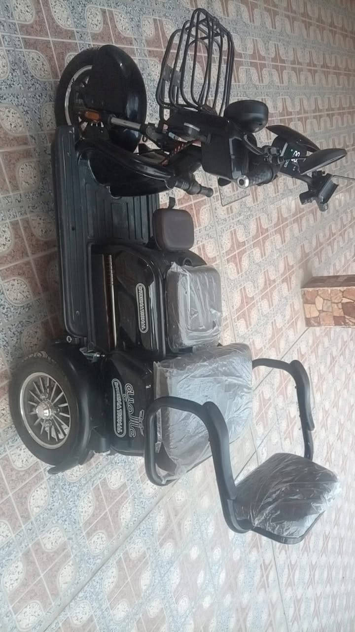 سلام عليكم دراجه شحن للبيع مال ذوي احتياجات خاصه او كبار في سن دراجه الجديده مستعمله اقل م̷ـــِْن يوم واحد. بيه تلث مقاعد . نضاف كلش شلعه بيها و 4 سرعات شحن متصرف خمس بطاريات  سعره 900 وبيها مجال مكانه بغداد حي الجهاد      ***********
