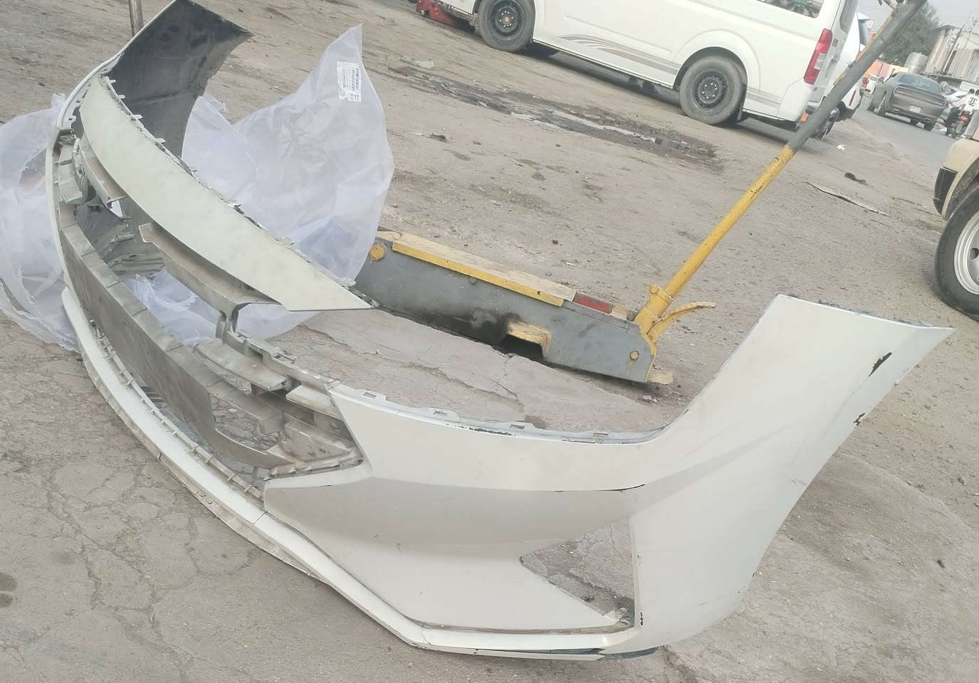 سلام عليكم دعاميه فارغه مع اللحيه فقط موديل ١٩. ٢٠ مستخدمه جانت مشدوده عله سيارتي وحصلت دعاميه اصلي تفصيخ وهاي عارضها للبيع حط سعرك وبلعافيه عليك مكاني عطيفيه *********** بي واتسابب
ادناه صور الدعاميه ومن جانت مشدوده لحد البارحه عل سياره
