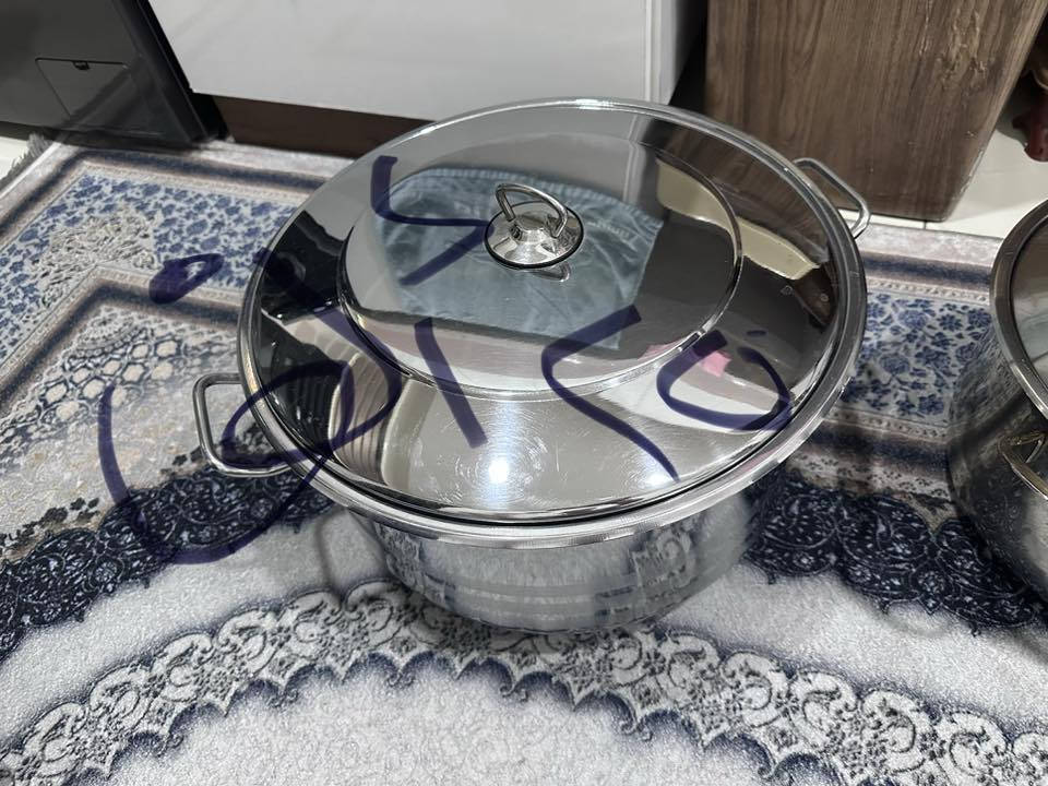 كلو جديد 
او استخدام مرة او مرتين 
معظمهم غير مستخدم 
سيت طناجر ثلاثي ماركة زيو 
طنجرة قياس كبير 
مفرمة لحم
خفاقه
مكسر 
خلاط
جهاز حلاقه شعر 
جهاز حلاقه ذقن 
سبيكر 
جهاز قياس الضغط
مكنسه كهربائيه 
مجمرة (ملطف جو ومنقي للهواء) 
مكواة
اربيل 
الاسعار عالصور


**إذا كنت صاحب هذا الإعلان وتريد حذفه لأي سبب، رجاءا أرسل رسالة إلى الدعم الفني**