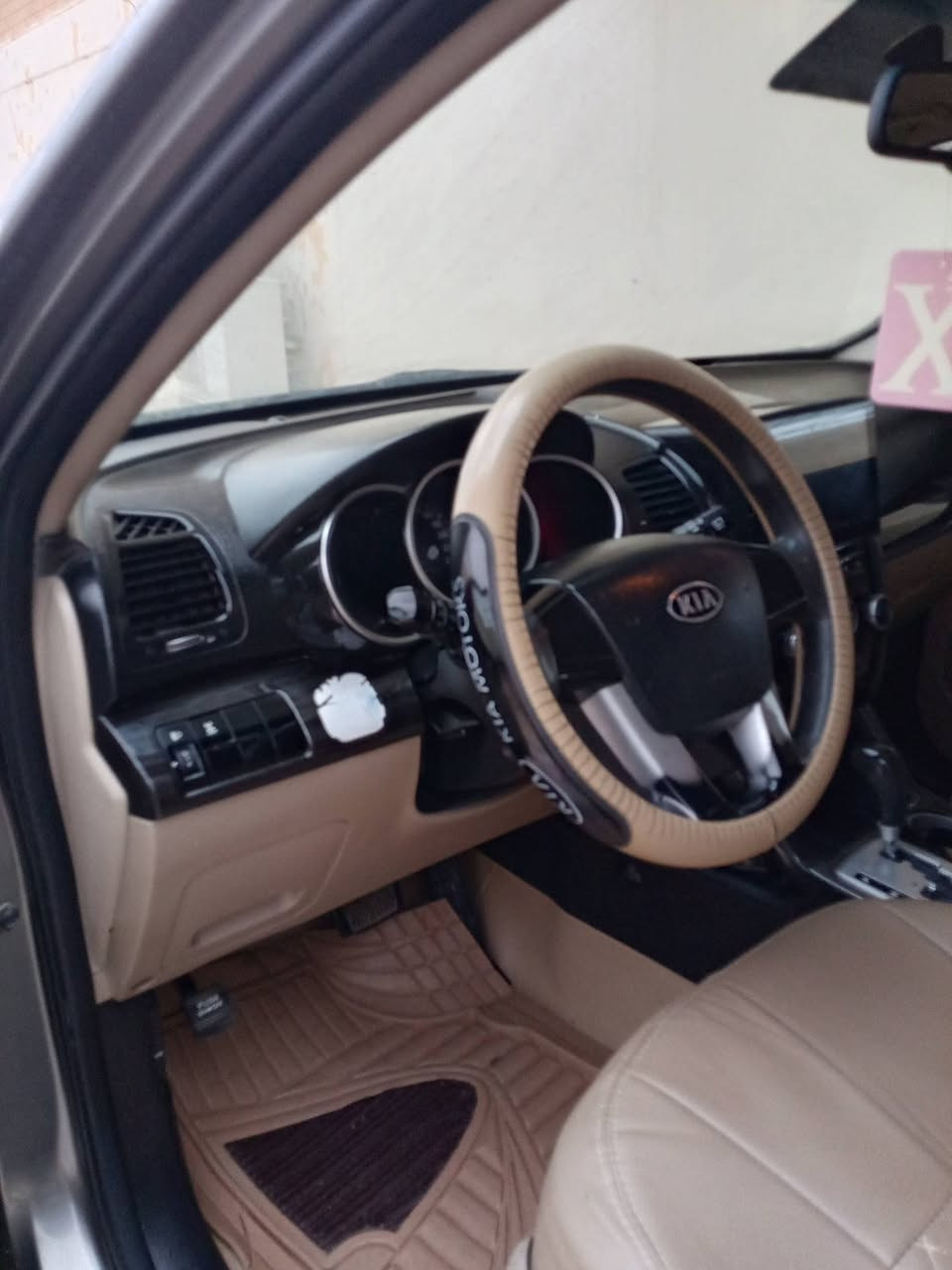 السلام عليكم سورنتو خليجي 2013 سته سلندر تلاثه قطع تبريد سبعه راكب تخم تاير صدر جاهزه السياره مصبوغه عام اثر تجيه صفحه السدر وراشينه كله سياره جاهزه شغل حلو رقم بغداد تحويل مباشر السعر 113 وبيه مجال الاستفسار ***********
