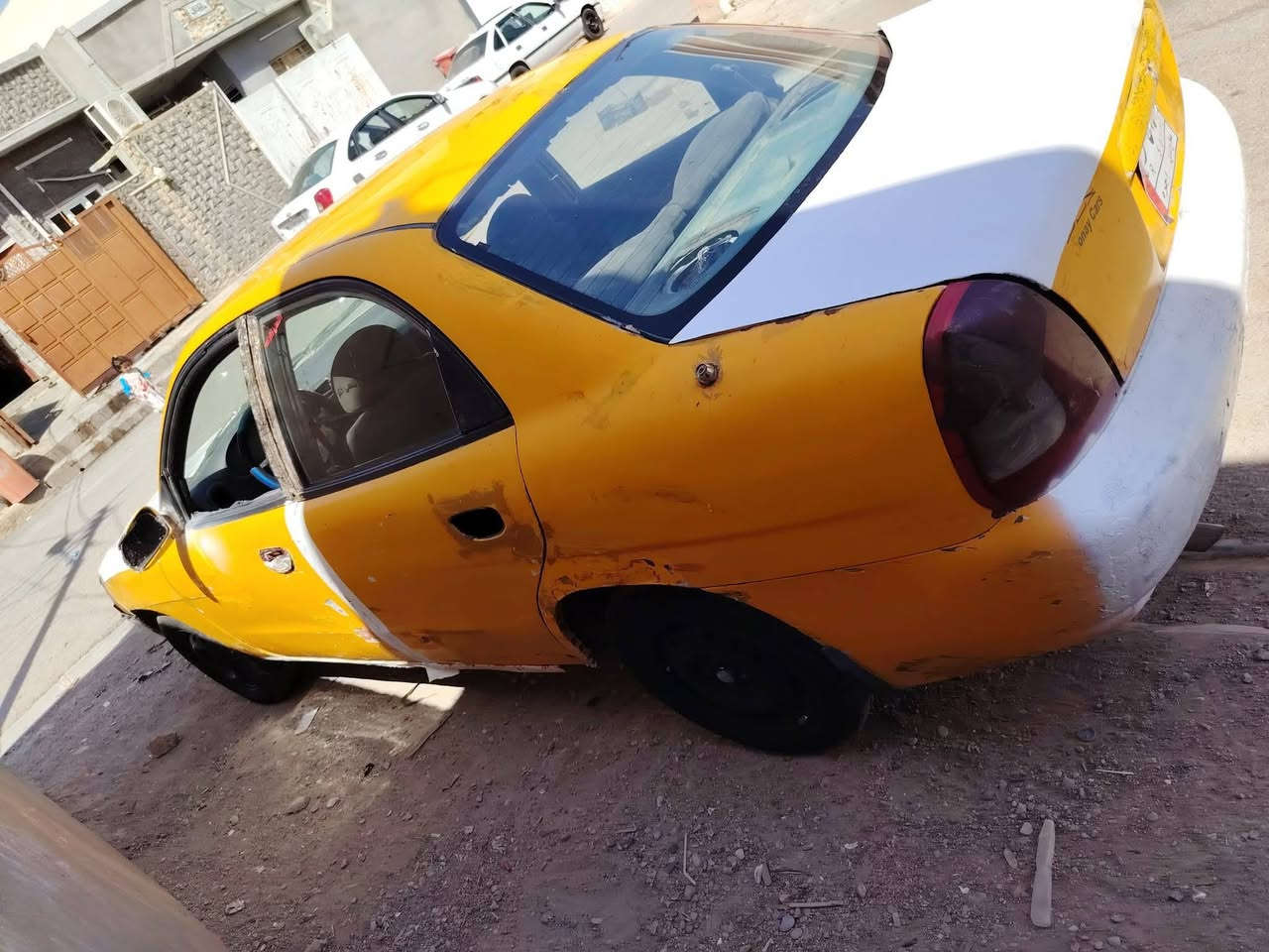 السلام عليكم
سيارة دايو نوبرا تكسي 1997
سنوية كارتونيه ساقطة 2021
كيرعادي محرك  حجم 18 مال فكترا 
وصل نقابه موجود بس ما اعرف شكد عليها وصاحبهه موجود بكركوك بنجا علي
السعر 10 وبيهه مجال 
***********
