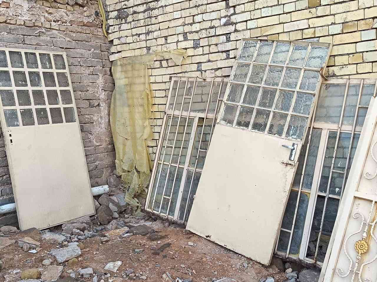 سلام عليكم
حدادية بيت تسكام للبيع في النجف الأشرف ناحية الرضويّة
بيبان حديد عدد ٣
باب بيت كبير 
شبابيك ٧ حديد اصلي 
عماريات الشبابيك 
عن المطر والشمس تسكام عدد ٨ على ١٥ الف 
بالإضافة إلى كاشي تقريب يكفي إلى ٤ غرف. 
كلمن وسعره
للاستفسار الاتصال على الرقم ***********
