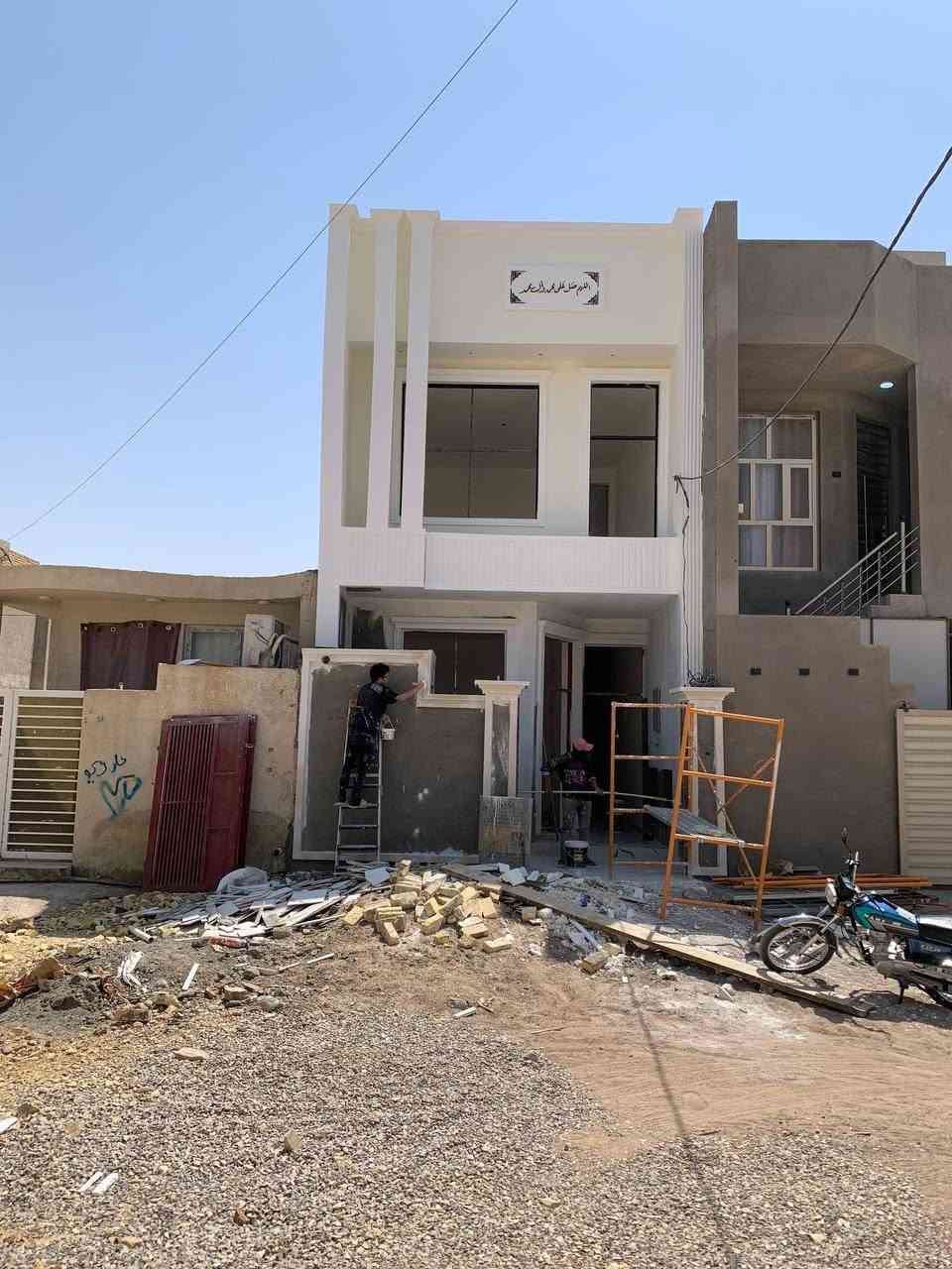 كادر نعمل كافة انواع الديكورات الداخليه والخارجيه فوم بوردكس جبس سقوف ثانويه وكافة انواع الاصباغ وطلس وشغل درجه اوله للاتصال *********** او مراسله الصفحه
