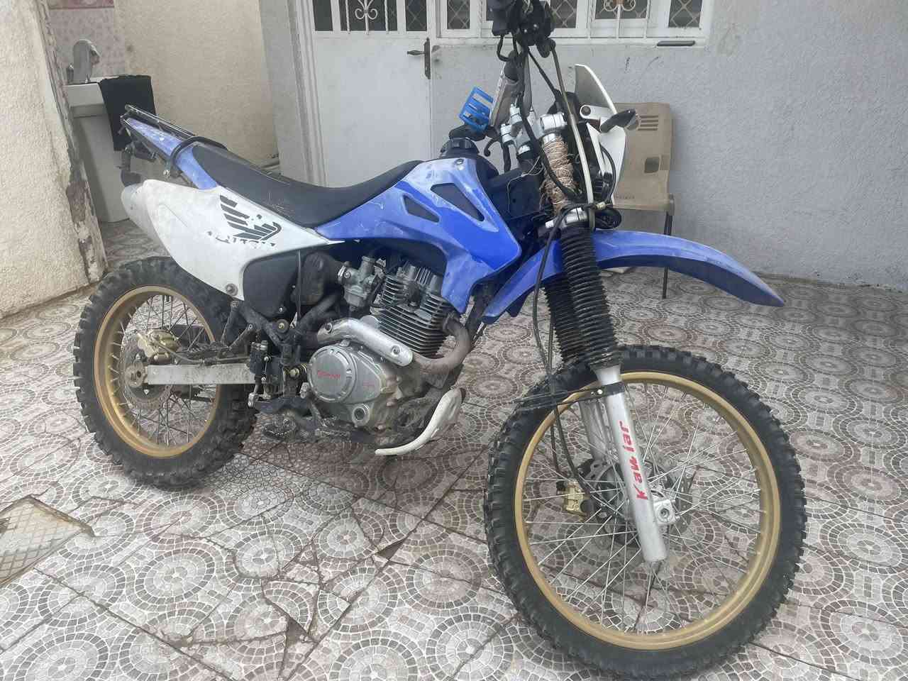 السلام عليكم قفاز كاويار موديل 25 مكينه 350 يرادله شوي ترتيب مكاني ديالى ابو صيدا السعر 950 وبيه مجال ***********
