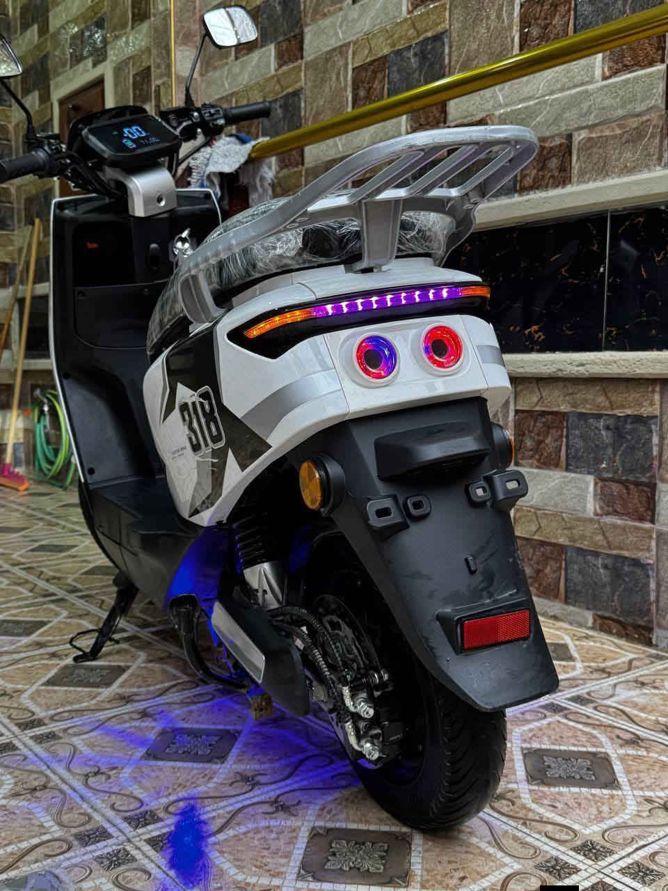 السلام عليكم🖐️
فقط بيع 💚
دراجه 318. لون ابيض🤍🙏
ماصارلو شي عندي💹
مواصفات معروفه✅ 
نضام رجوع R®️🔘®️
السرعة 70 حقيقي بل شاشة 99📜
لايت عالي ناصي زينون كلش قوي🔦
دبل اشارة🚥
نشرة الوان تنطي شكل رهيب للدراجه🔥
حساس بريك🌐 
مثبت سرعه🛫
صندوق⏹️
تشغيل عن بعد 📴
بصمات ثنين وسويجات ثنين➿
السعر 630 بي مجال بسيط👁️‍🗨️
للتواصل متواجد على الخاص او على الواتساب 
*********** فقط واتساب او خاص ماسنجر
مكاني موصل الجانب الايسر حي سومر⚕️
