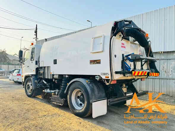 🔸 شركة أرض أكــاديـا 

• مكنسة هينو (شافطة ) دبل استيرن
• وارد : اليابان 
• المواصفات : ستيرن يمين يسار ، كنس شفط جهتين ، شفط خلفي فاكيوم  ، كامرة  ، مرشات ماء 
• الحالة : نظيف جداً مباشرتاً الى العمل 
• الموقع : بغداد النهضة شارع الظلال 
• للتواصل : ***********
