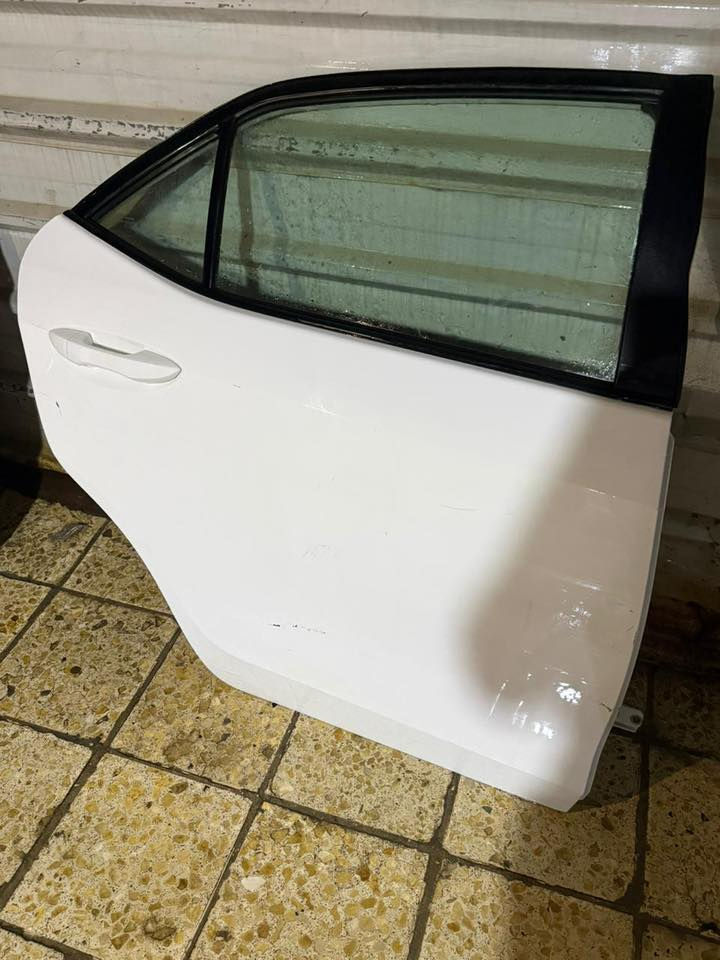 ابواب كورلا 2017 تفصيخ امريكي باب سكن رصاصي وخلف السكن ابيض كامل مع الملحقات
قيم بما يرضي الله اخذ 
*********** 
مكاني بغداد
