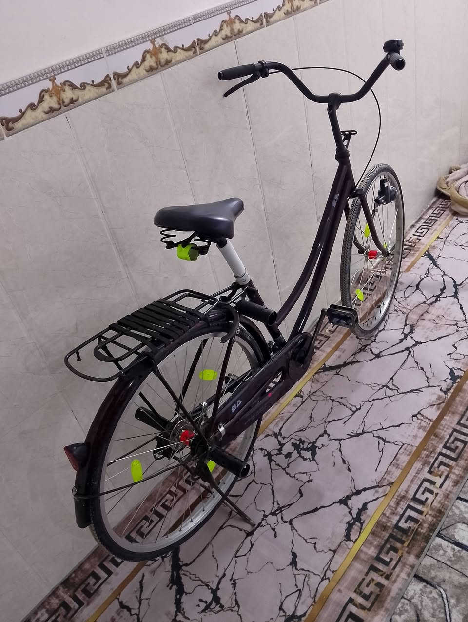 سلام عليكم..
للبيـع.؟ 
مكان نـجف..! 
موديـل..؟ 2018 
شركه بيـدي. 
بايسكل نضيف 
غراضه وياه ماكو اي نقص 
سعر خاص؟


**إذا كنت صاحب هذا الإعلان وتريد حذفه لأي سبب، رجاءا أرسل رسالة إلى الدعم الفني**