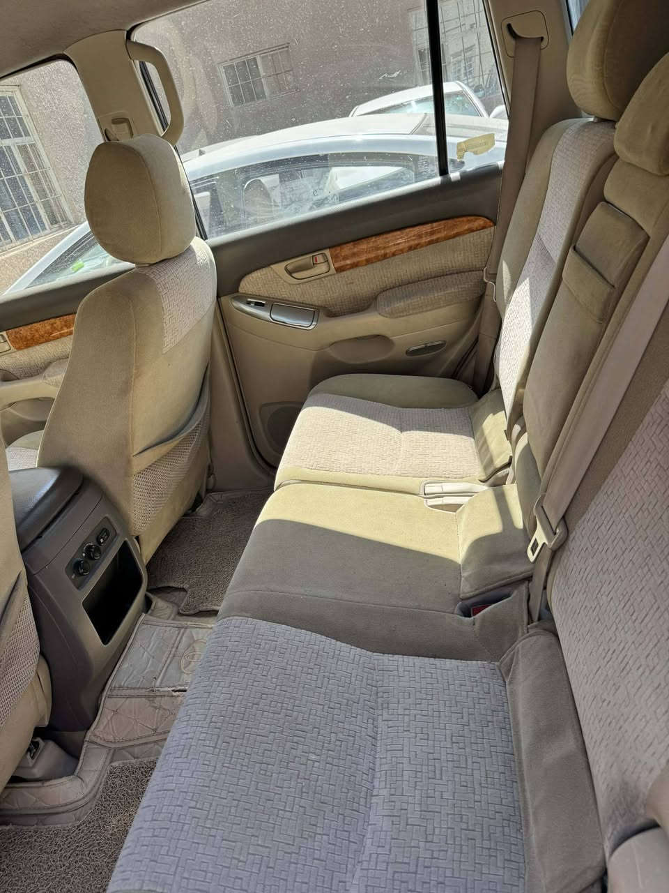 السلام عليكم برادو 2007 خليجي مكينه 2700 رقم بابل مميز بيه صبغ شي قليل بجاملغ الخلفي فقط الباقي كفاله عامه من شخط وصبغ وبارد مكينه وكير عشركه شرط داخله شركه اي نقص مابيه جديده كلش السعر 150وبيه مجال مكاني بابل ***********
