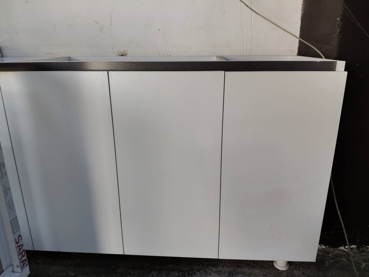 كاونتر فول mdf قياس مترين ونص مع سنك متر ونص السعر 500الف عنوان اربيل هفلان للتواصل *********** واتساب
