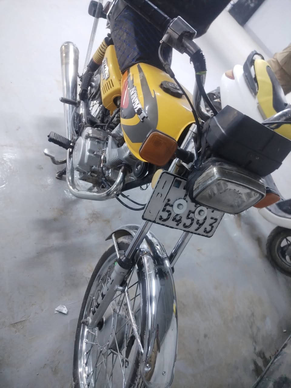 دراجه يراني للبيع مديل 21 رقم وسونيه بسمي مكاني البصره الزبير السعر خاص هاذ رقمي ***********
