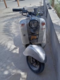 دراجه كلاسيك نظيفه السعر ٣٠٠ وبيه مجال بغداد العبيدي ٠٧٧٣٤٣٢٤١٧٩