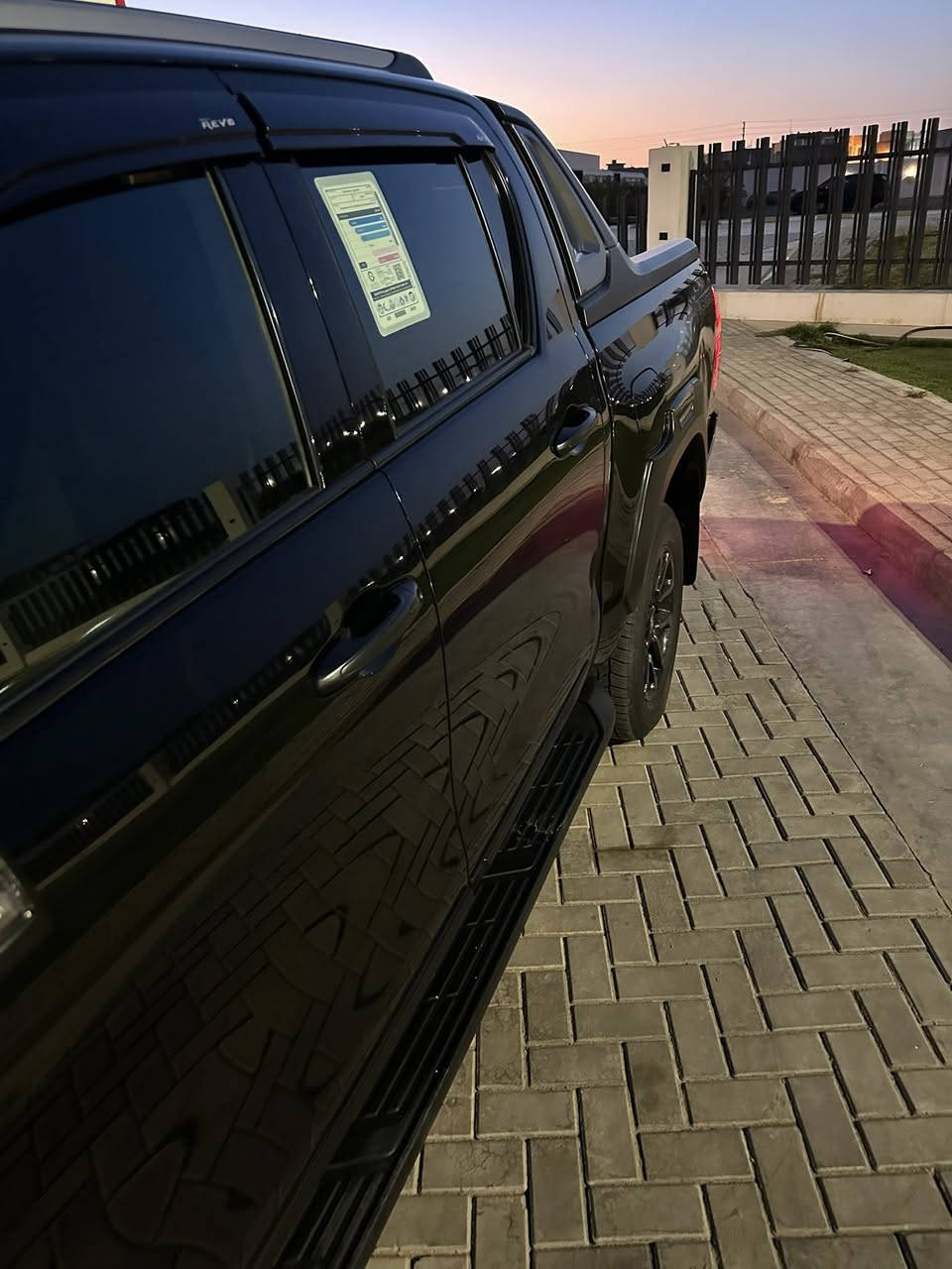للبيع بيك اب ادفنجر محرك v6 موديل 24 كويتي كامرات محيطيه شحن واير لس سياره جديده مكفوله تخم تاير مال الشركه مغلفه كشنات ارضيات سياره رقم اربيل باسمي تحويل مباشر مكان السياره الفلوجه الكرمه السعر 390 $ بيها مجال 
***********
