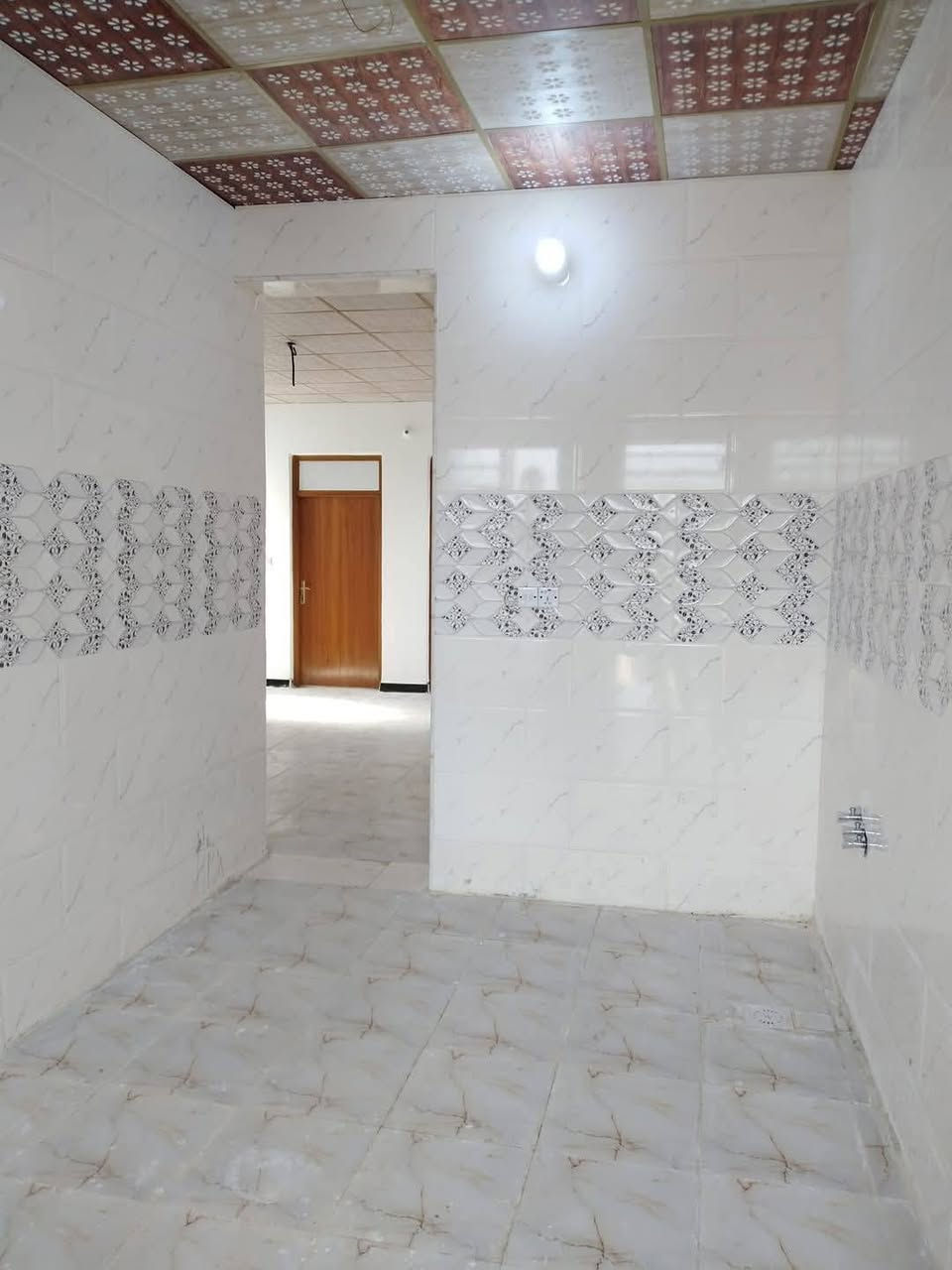 ♦️دار للبيع  مساحه  140 م  بالنقد والاقساط 
(( التفاصيل الاسعار بالخاص انشالله ))
♦️بناء البيت : اساس صب - السقف صب  بناء طابوك - سراميك - بورسلين  ماء - كهرباء - مولد انترنيت ضوئي 
♦️يحتوي البيت على غرفتين - صاله كبيره - استقبال - مطبخ - صحيات - مكشوفات 2  حمامات داخليه خارجيه 
♦️عنوان الدار : الكوفه - البراكيه - شارع المطار القديم قرب حسينية ام البنين جامع القبه الذهبيه بالفرع المقابيله
مكتب المنصوري للعقار سعر لبيت55نقد قصاط مقدمه30كل شهر500بيع مستعجل شراي يجي خاص


**إذا كنت صاحب هذا الإعلان وتريد حذفه لأي سبب، رجاءا أرسل رسالة إلى الدعم الفني**