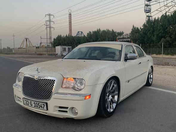 سلام عليكم. اوباما ٢٠٠٨ هيمي محرك ٥٧٠٠    جديده وجاهزه بيها صبغ بصفحه سايق اثر شخوط بدون حادث كفاله من الحادث ميكانك جديد خلفي امامي. سنويه وهزه جديده لل ٢٠٣٠ سياره عدله بلعافيه على ياخذها. المنظومه مال جوبلس مو ويها مفتوحه يعني بدون جوبلس السعر ١٢٠ 
***********
