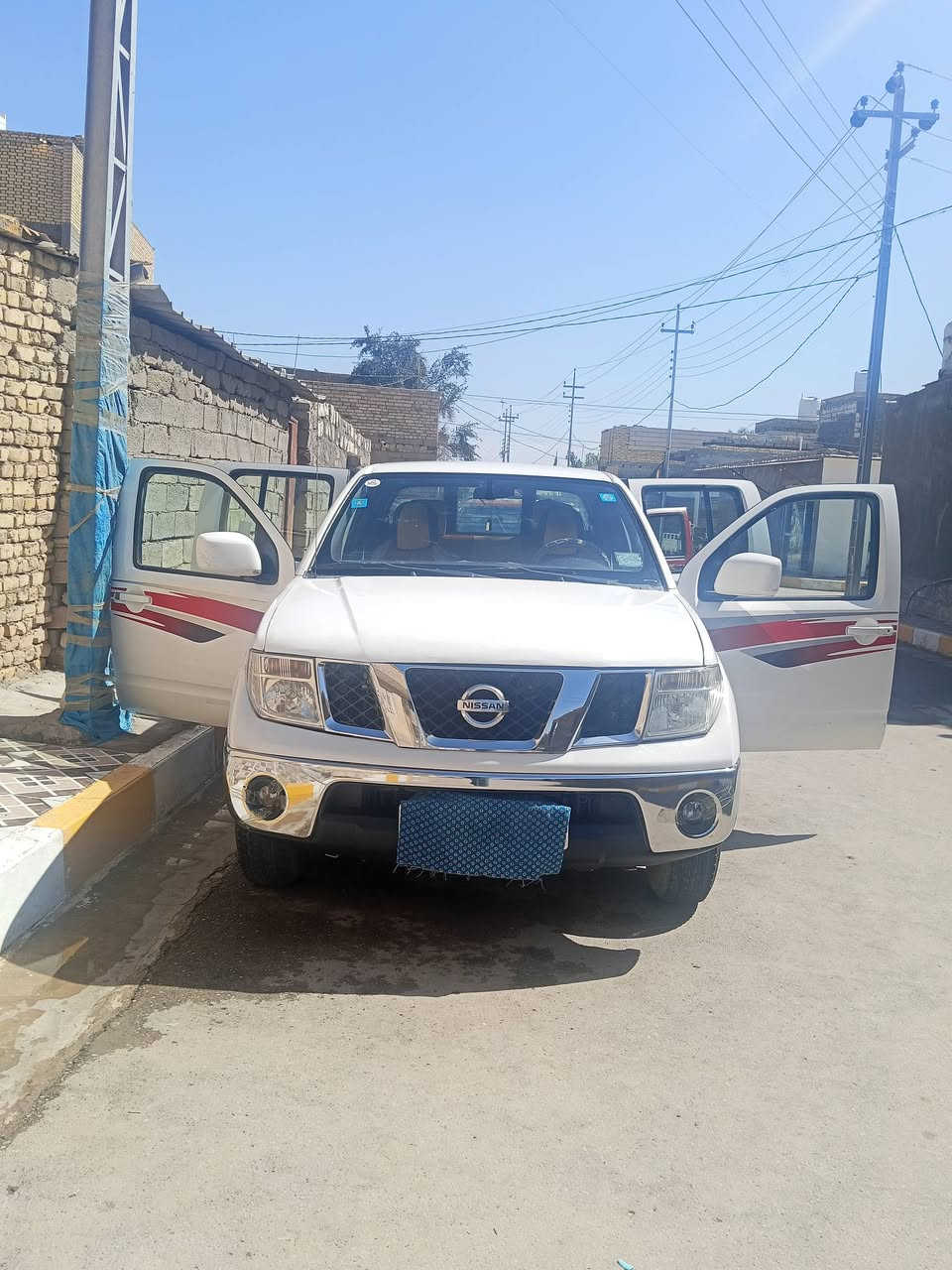 سلام عليكم 
لبيع نيسان نيفارء 
سياره موديل 11 
سنويه ماصاقطه 
رقم ذي قار انكليزي دولي 
سياره مكفوله من العيب الشرعي 
السعر ب100 وبيه مجال  
مكان السيارة الناصرية مركز 
الاتصال على الرقم 👇🏻او مراسله موجود 
***********
