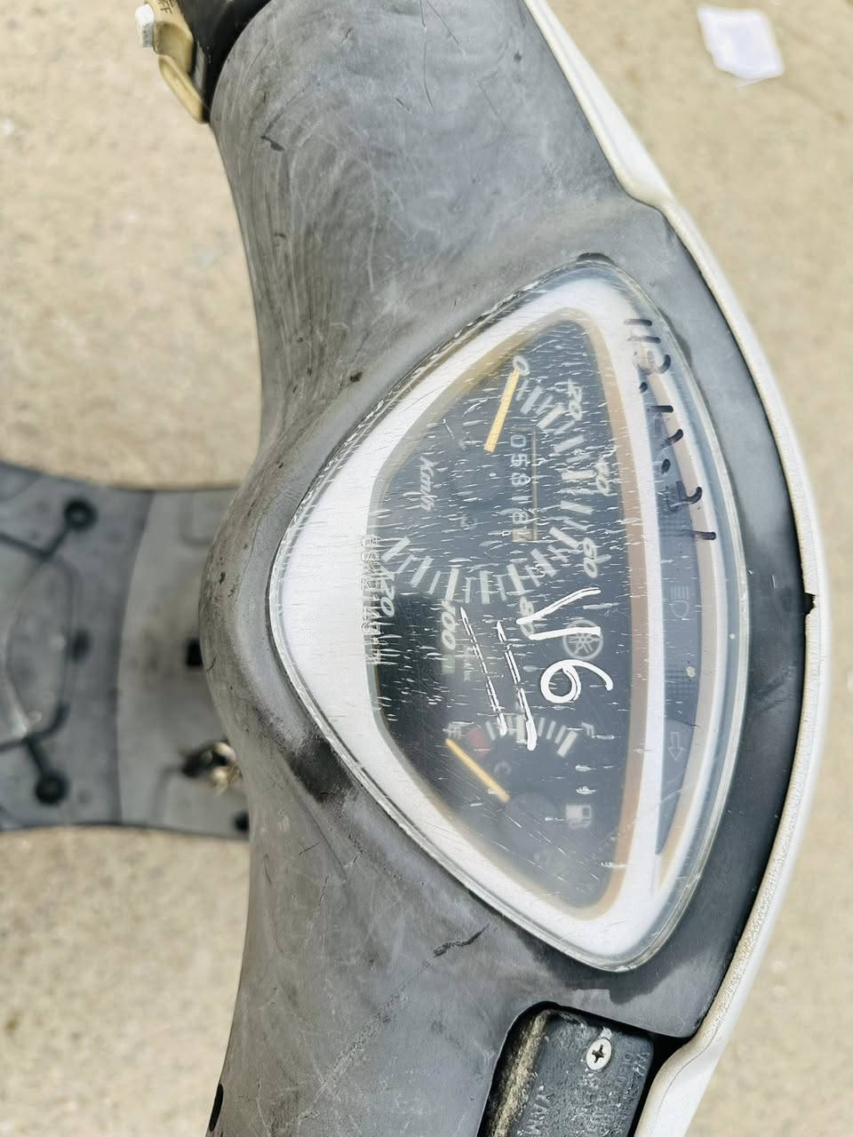 سلام عليكم....
دراجة ماكس عدلة  🏍️ للبيع
دراجة شلعه معدل كهربائيات كلهه شغاله 
دراجة جديده بلاديه 
أي نقص مابيهة
جيب فيتر وتعال افحص
العنوان بغداد حي اور فلكة صباح الخياط  الاستفسار الاتصال على الرقم ***********
