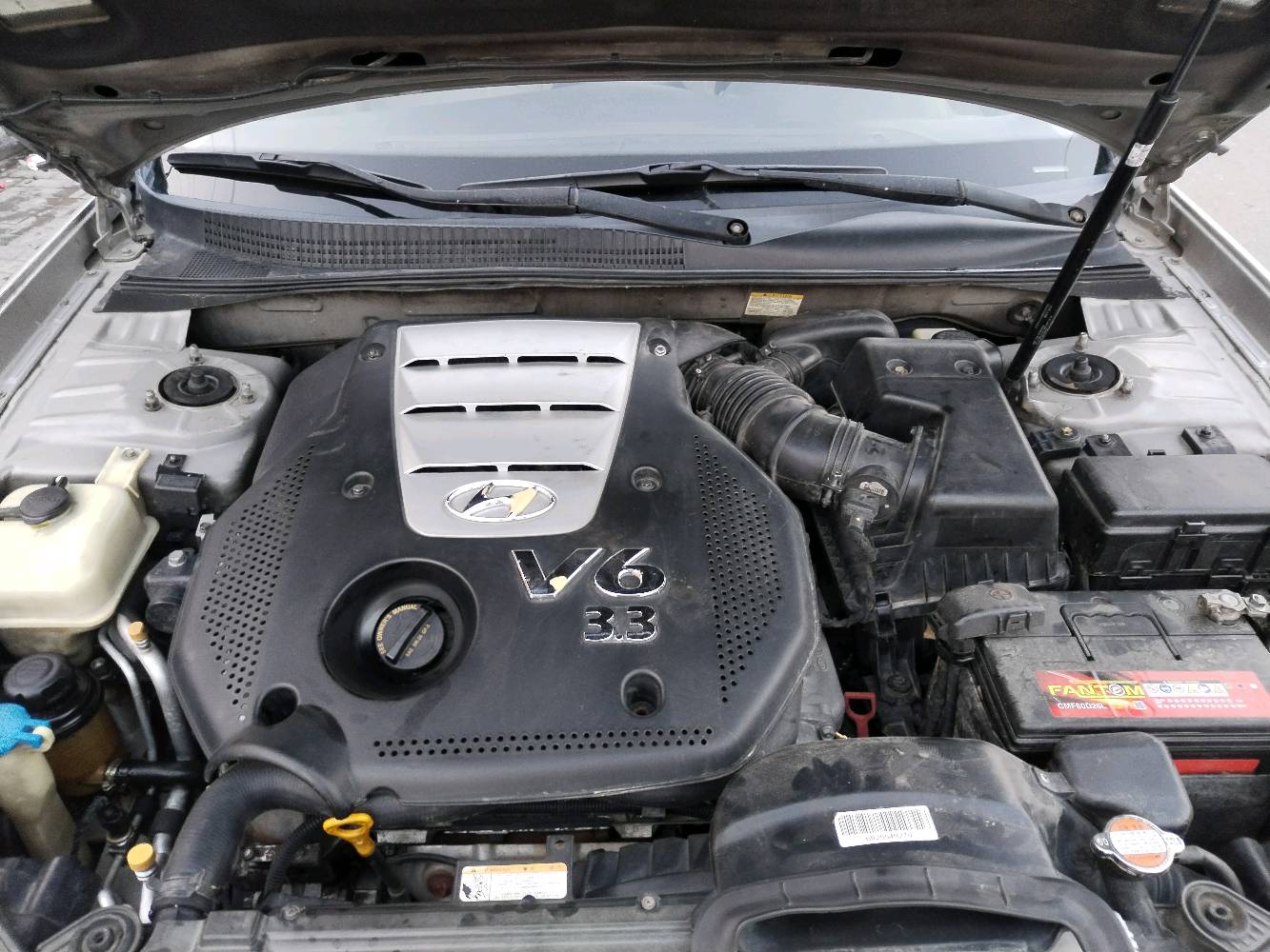 السلام عليكم ✋
SONATAللبيع🚗.....
موديل 2006....... 
وارد امريكي 🇺🇸.......
رقم بغداد دولي بسمي......
مكينه وكير مكفولات.....
3300 V6🚀.......
تحكم ستيرن......
مقاعد قماش........
دبل صالنصه.......
سبير دولي زيرو......
سيارة كلين.....
بس بيه صبغ حزام أثر جراد.......
شاشه اندرويد.....
تبريد ثلج ❄️........
عداد سرعة 260🚀.......
دوسة مختومه من SONATA....
ويل كب اصلي........
صالنصه كروم..........
دشبول جلد.......
سيارة جاهزة......
💰السعر 93 وبيه مجال بسيط.....
📍مكان بغداد حي العامل شارع ٧ نيسان
☎️رقم الهاتف *********** واتس✅
